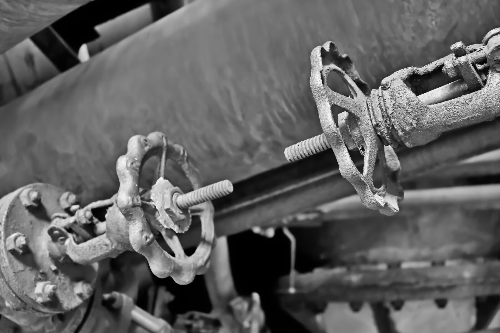 Canon EOS 100D (EOS Rebel SL1 / EOS Kiss X7) sample photo. Industrial, mining, valves photography