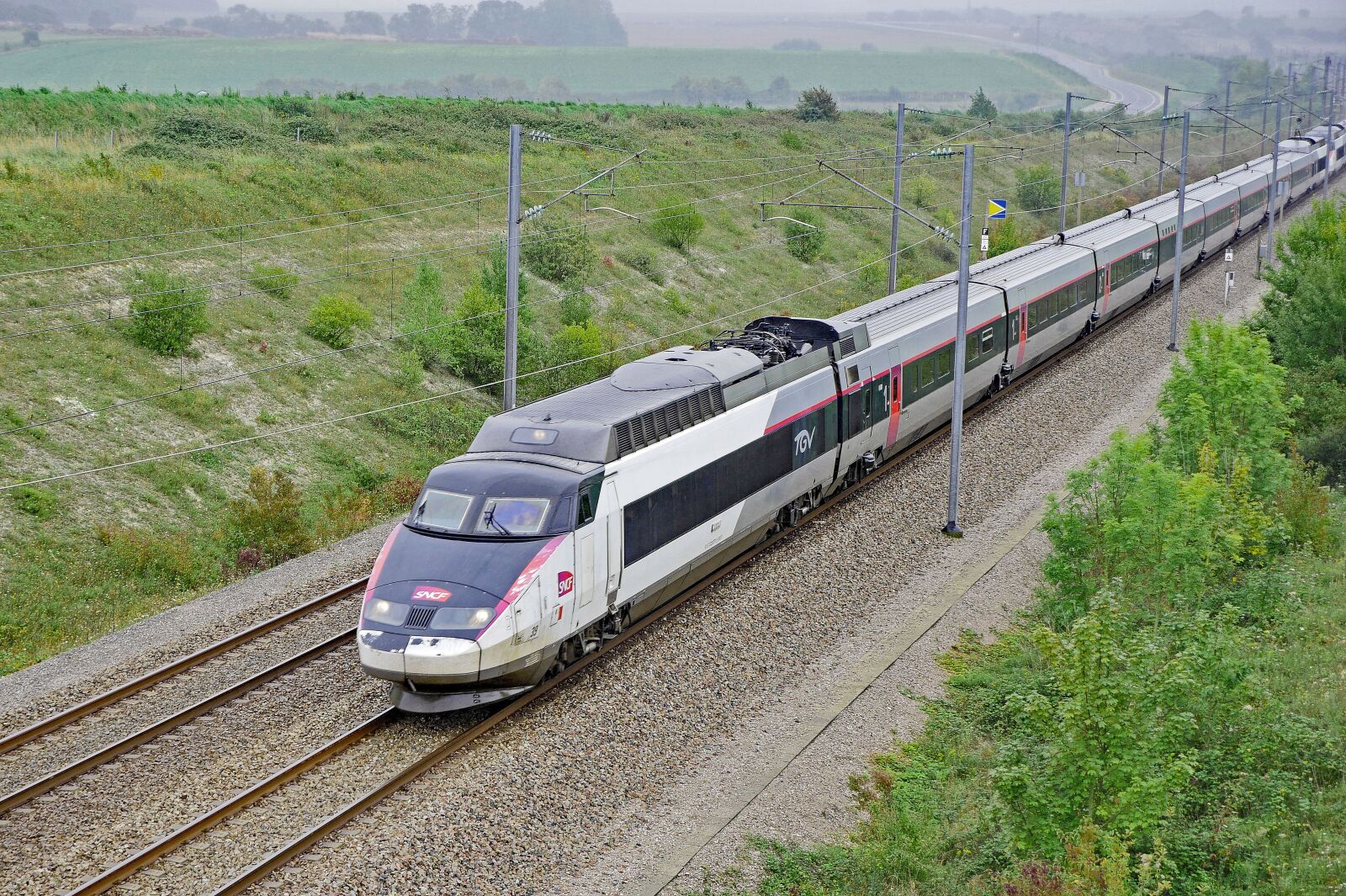 Panasonic Lumix DMC-GX8 sample photo. Tgv, france, railway photography
