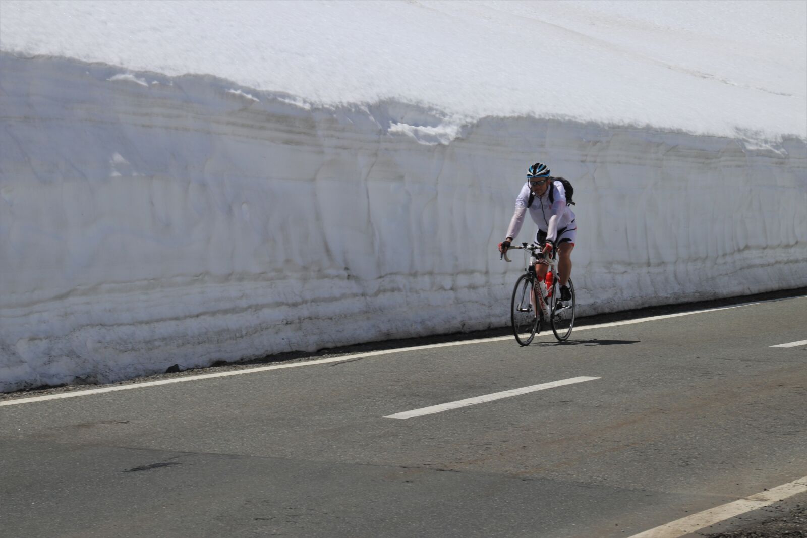 Canon EOS 80D sample photo. Mountain, cyclist, snow photography