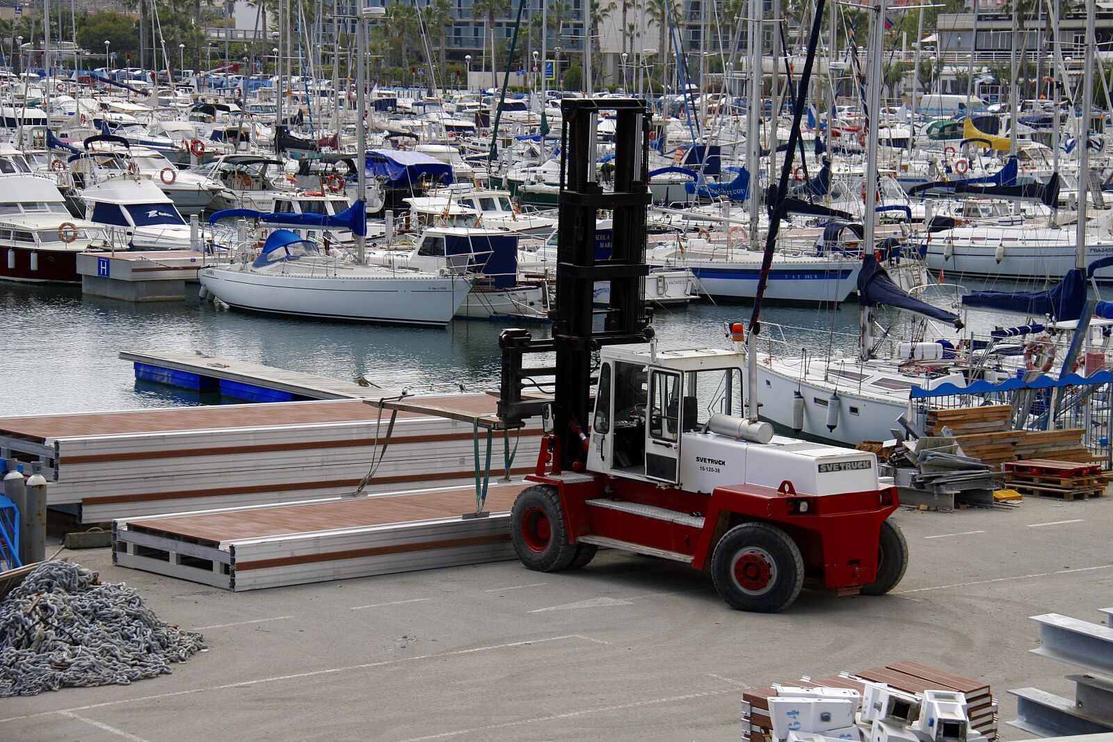 Canon EOS 20D sample photo. Port, working, boats photography