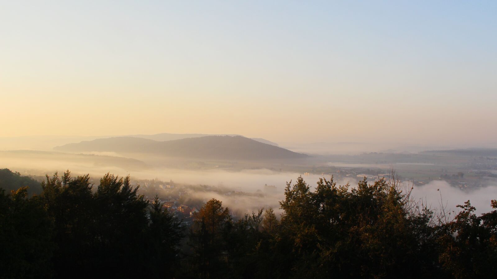 Canon EOS 700D (EOS Rebel T5i / EOS Kiss X7i) sample photo. Mountains, rising fog, mountain photography