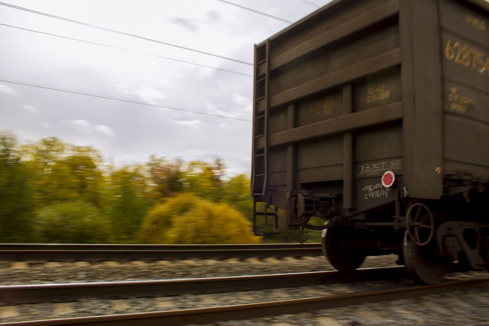 Canon EOS 60D + Canon EF-S 18-55mm F3.5-5.6 sample photo. Locomotive, train, wagons photography