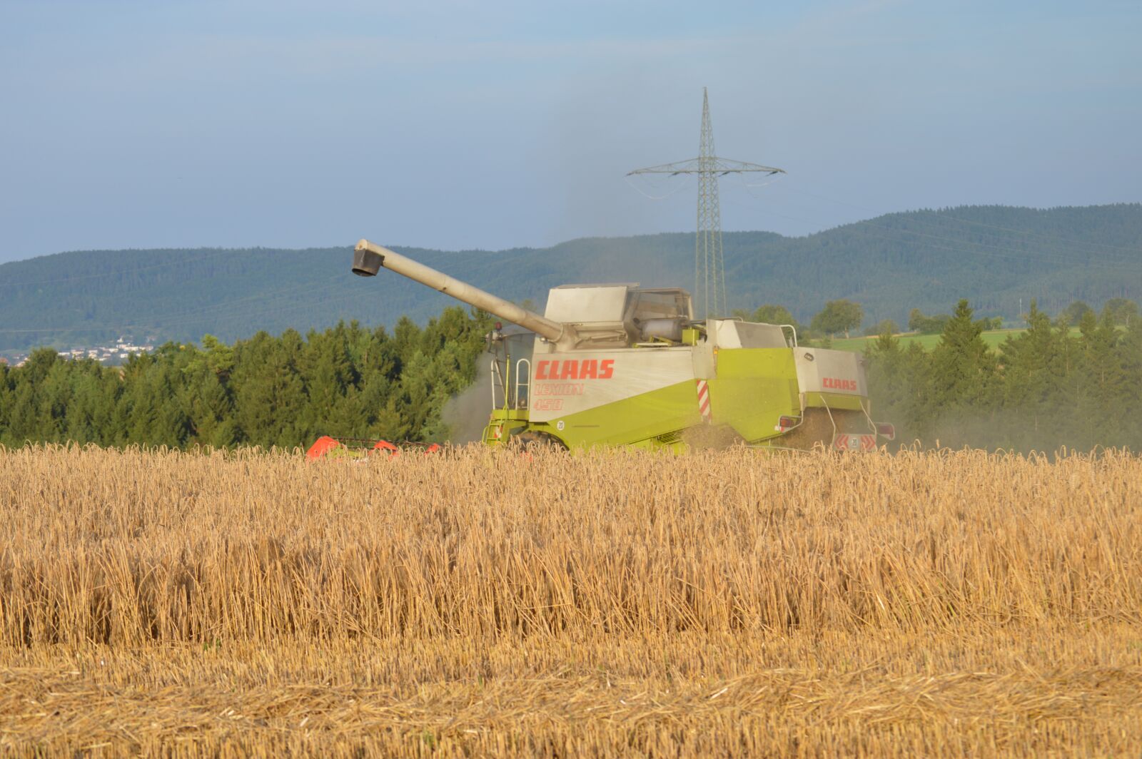 Nikon D3200 sample photo. Harvest, tractor, agriculture photography