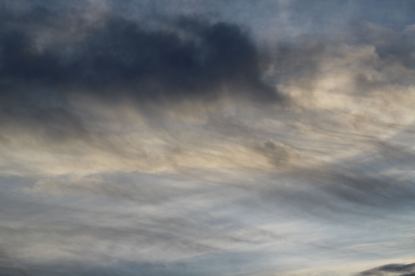 Canon EOS 1200D (EOS Rebel T5 / EOS Kiss X70 / EOS Hi) sample photo. Cloud, thick, atmospheric photography
