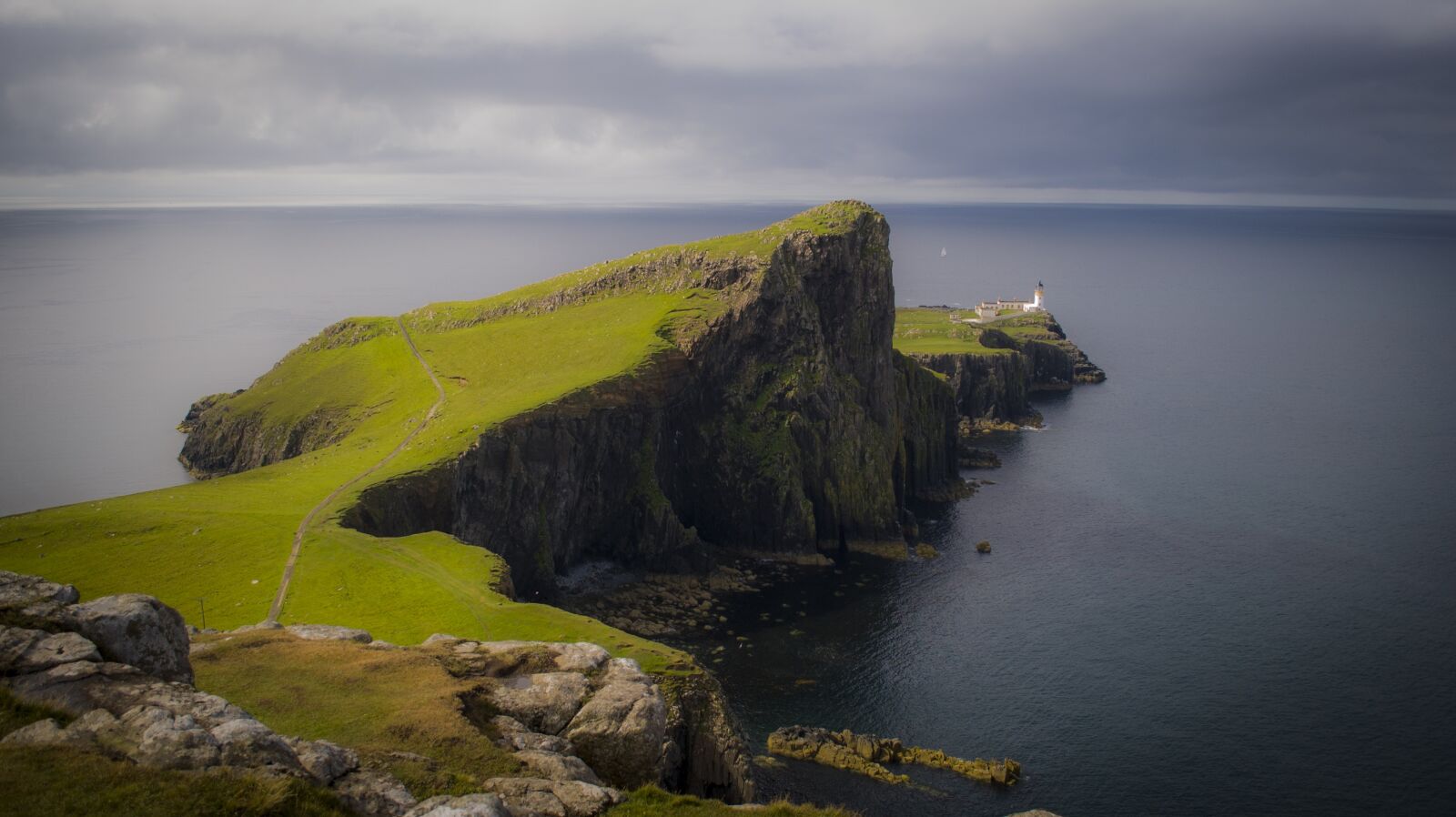 Nikon D3000 sample photo. Scotland, lighthouse, landscape photography