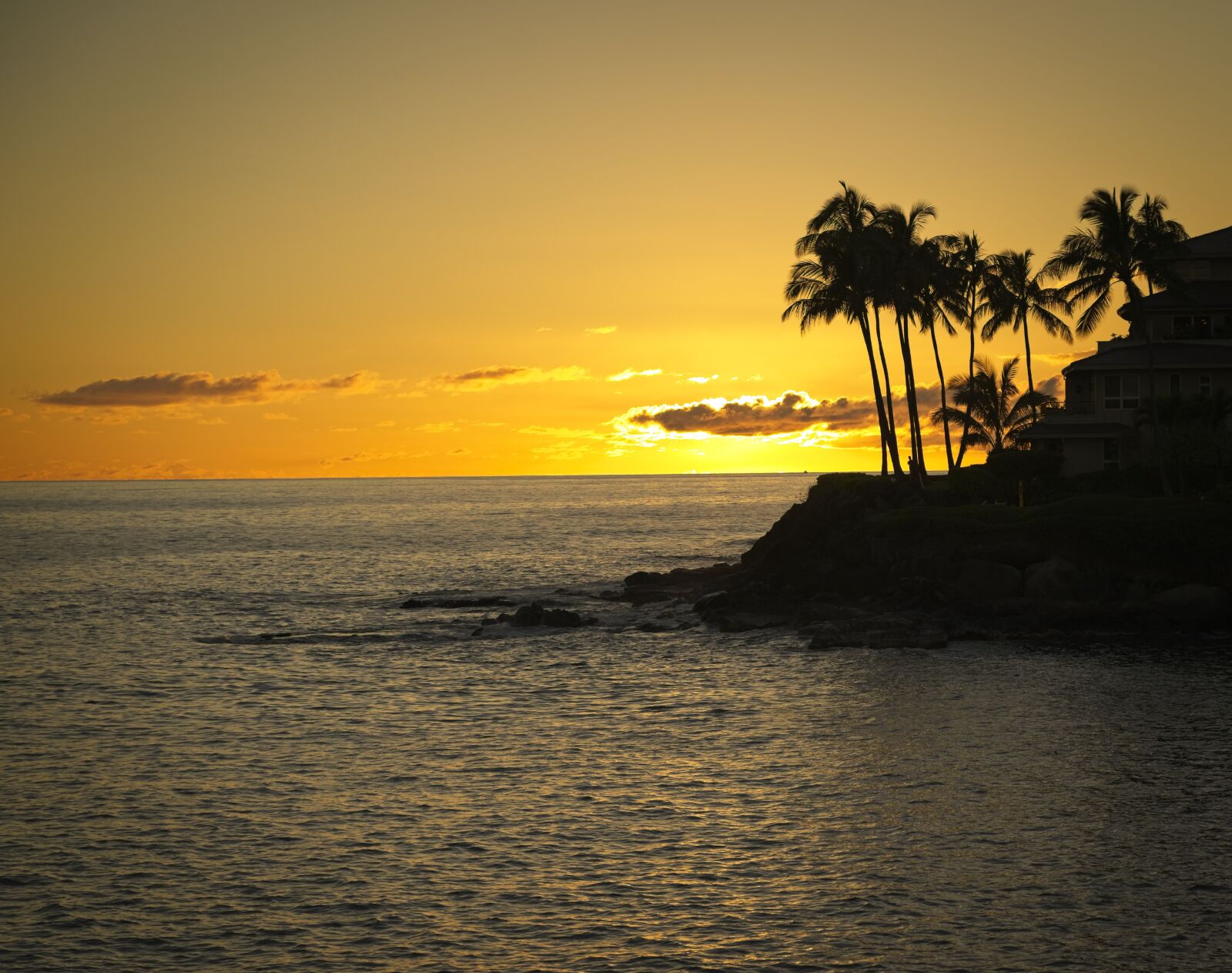 Sony FE 24-105mm F4 G OSS sample photo. Sunset, orange, ocean photography