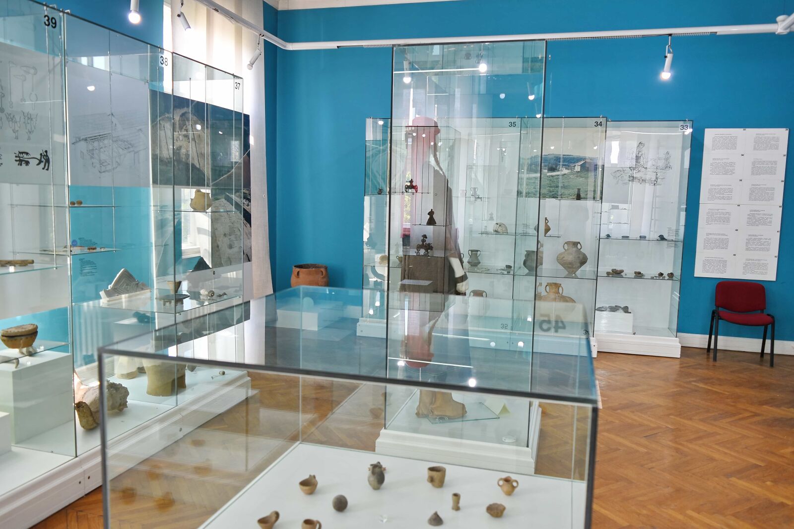 Nikon D5500 sample photo. Art, museum, interior, indoors photography