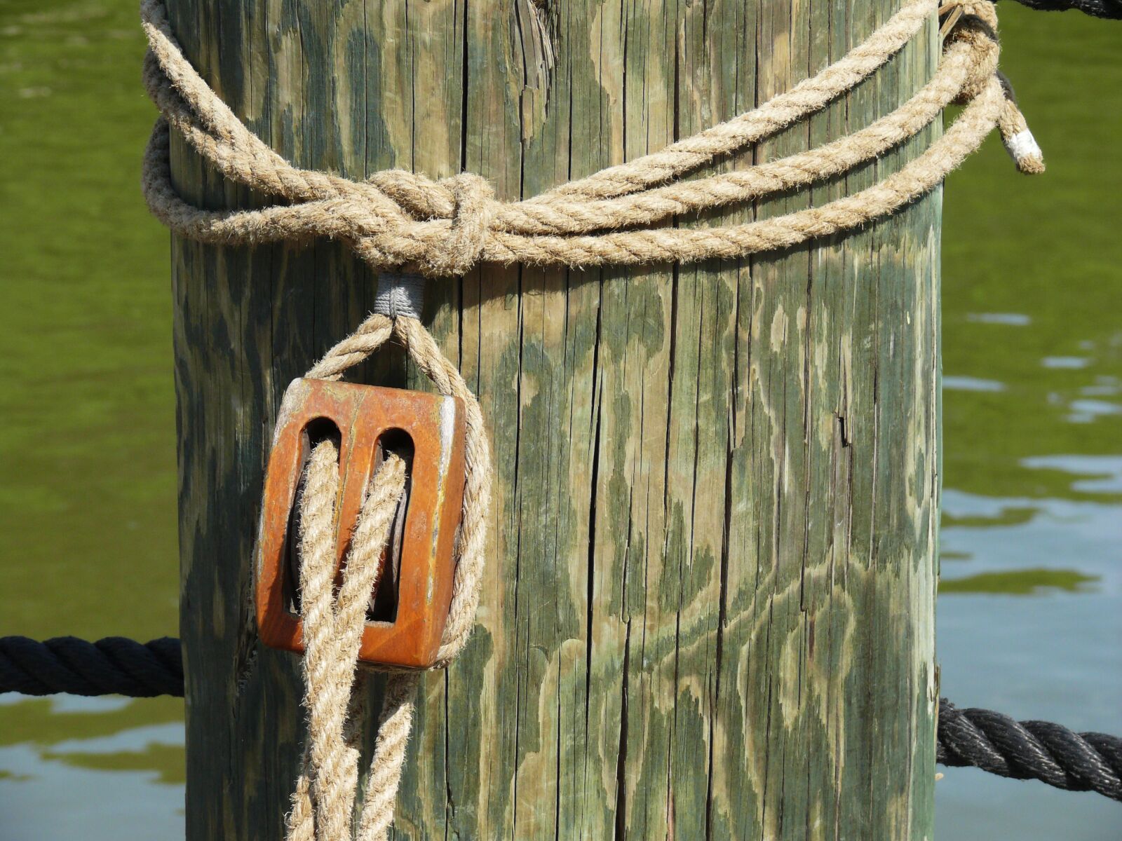 Panasonic DMC-FZ50 sample photo. Rope, pulley, equipment photography