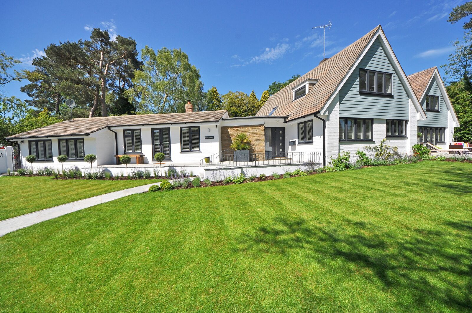 Nikon D90 sample photo. Beautiful home, garden, new photography