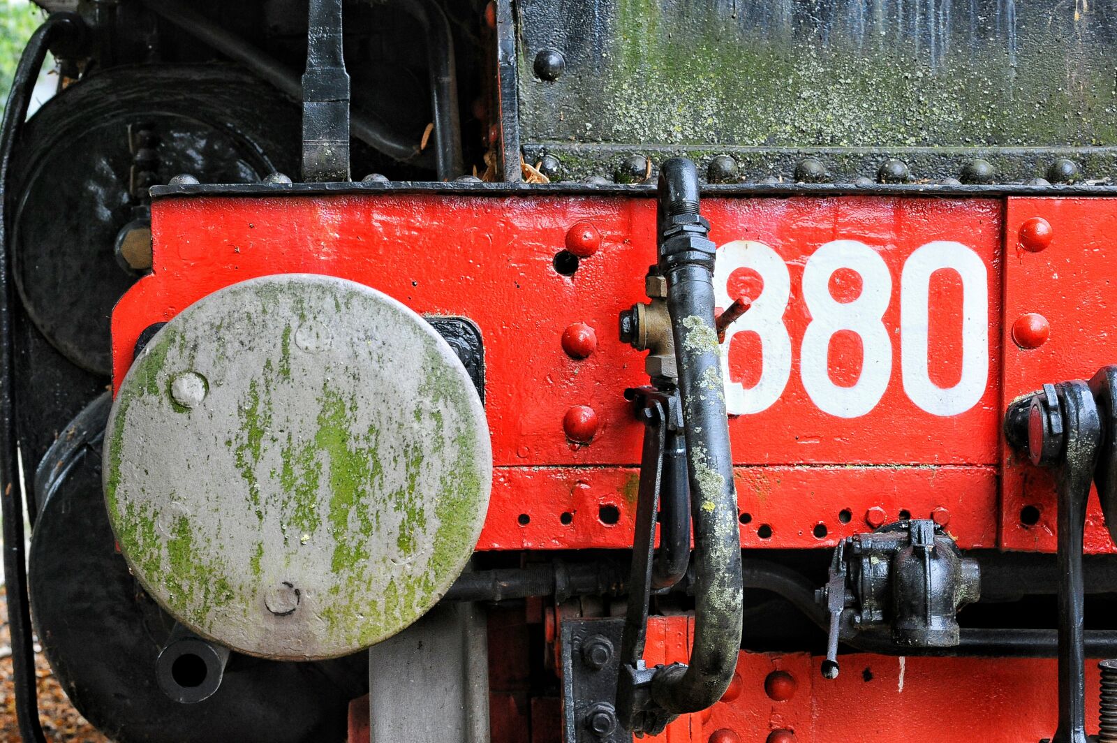 Nikon D700 sample photo. Train, texture, iron photography