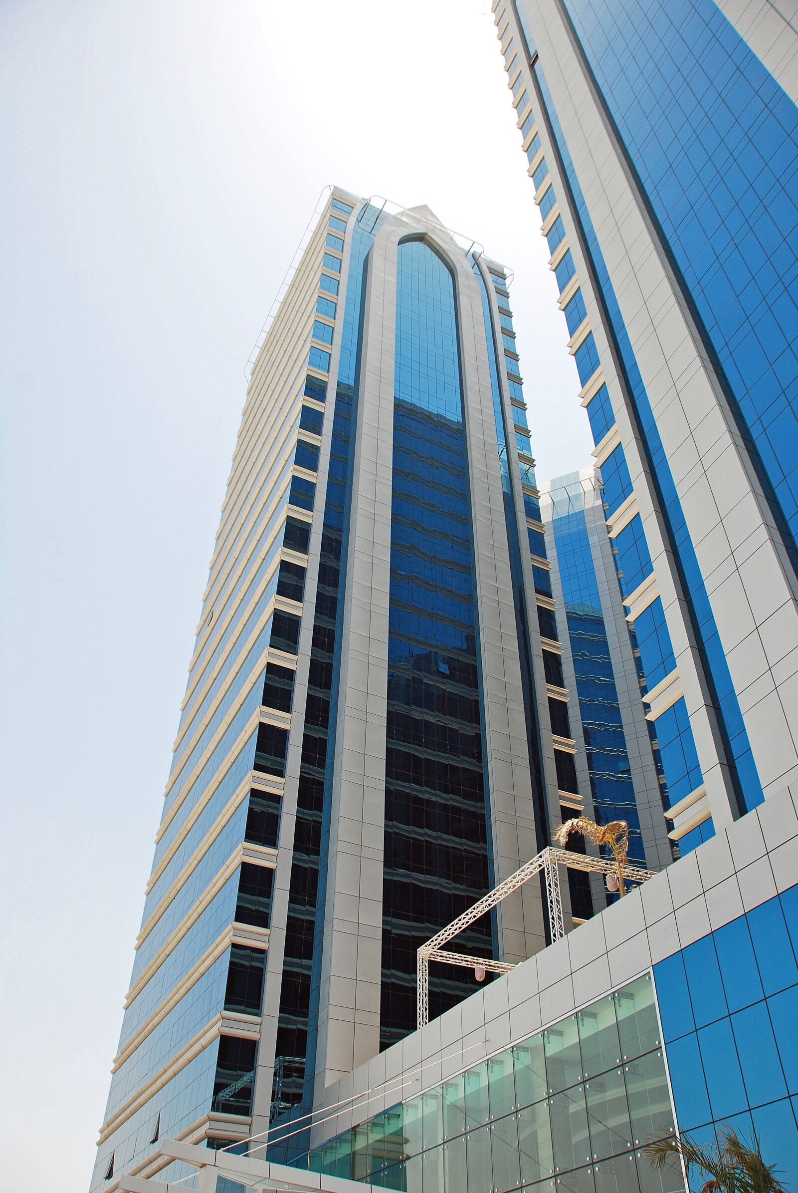 Nikon D80 sample photo. Skyscraper, building, glass front photography