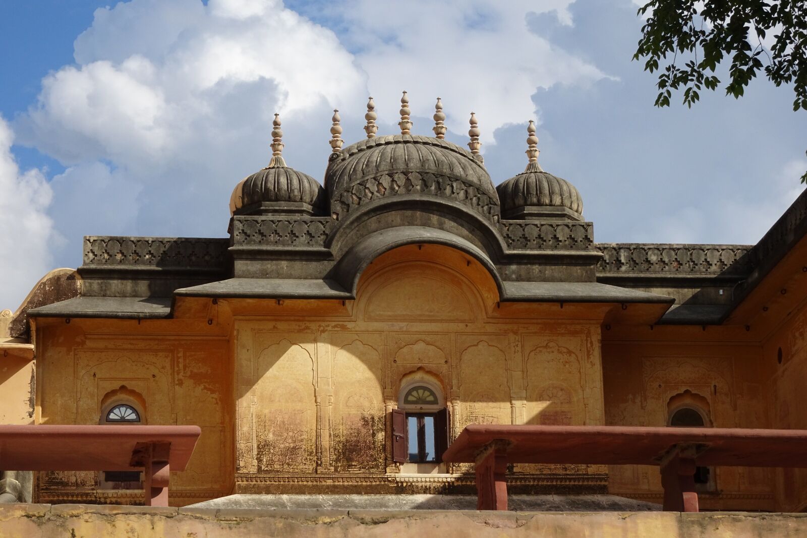 Sony Cyber-shot DSC-HX90V sample photo. Nahargarh fort, architecture, landmark photography