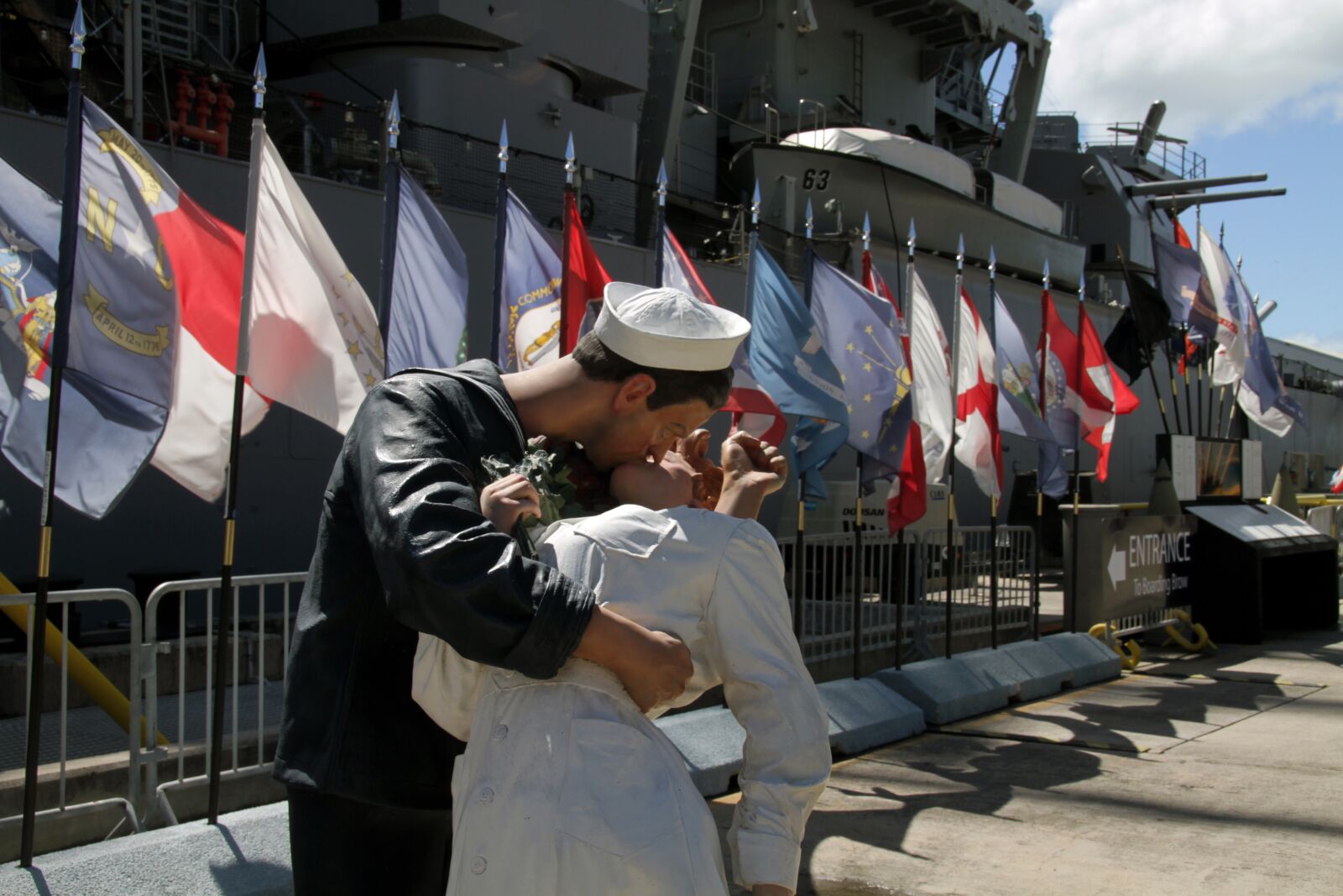 Canon EOS 7D sample photo. Kiss, kissing, uss missouri photography