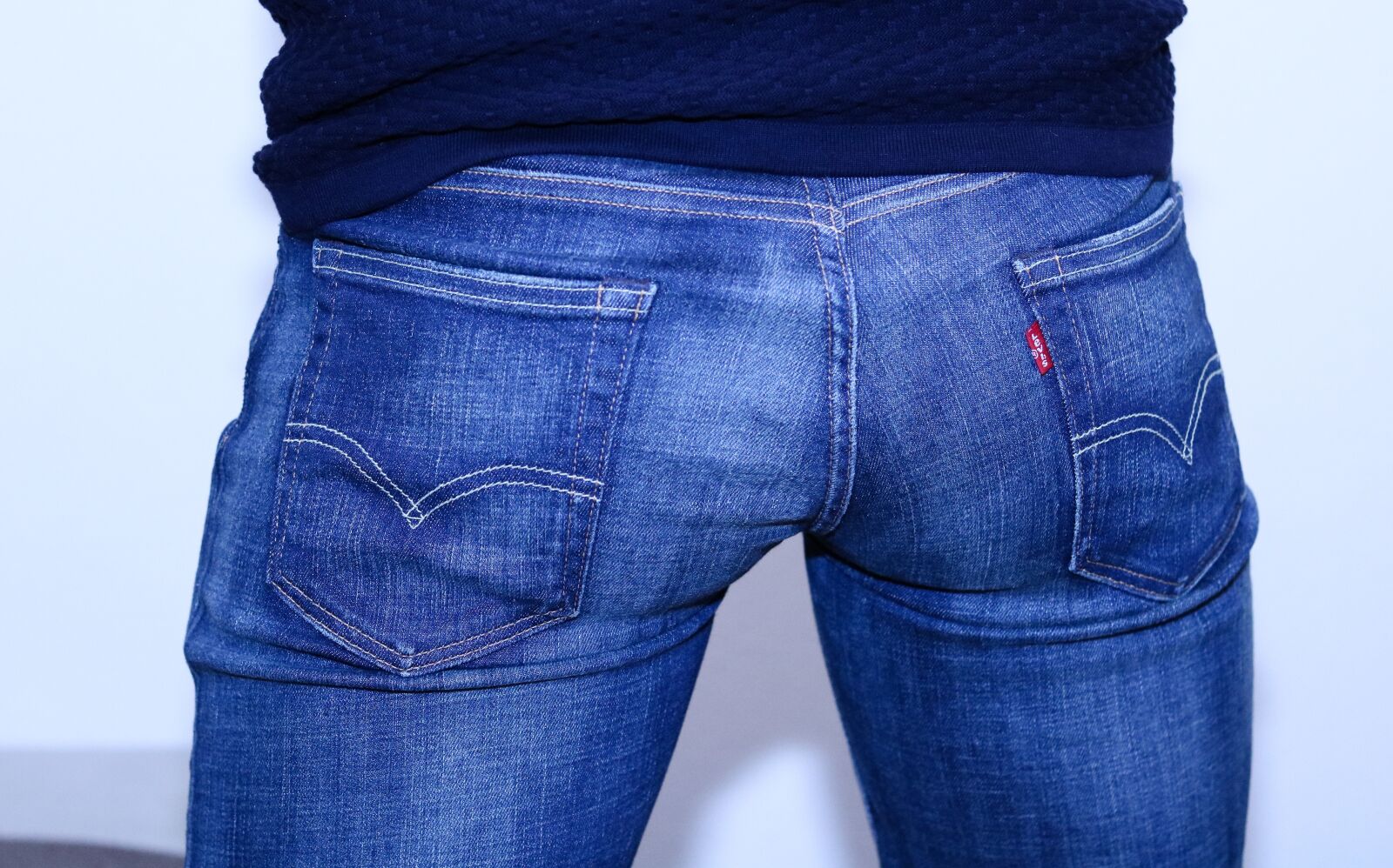Canon EOS 750D (EOS Rebel T6i / EOS Kiss X8i) sample photo. Pants, jeans, cotton photography