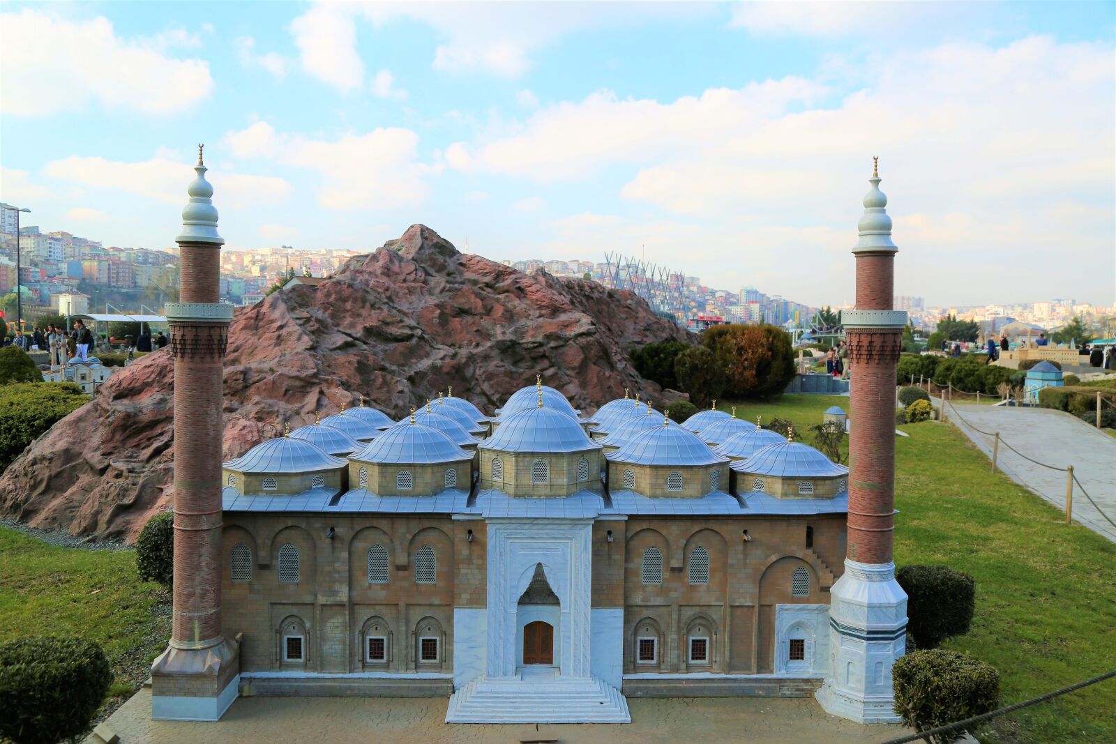 Canon EOS 5D Mark III sample photo. Miniature, cami, minaret photography