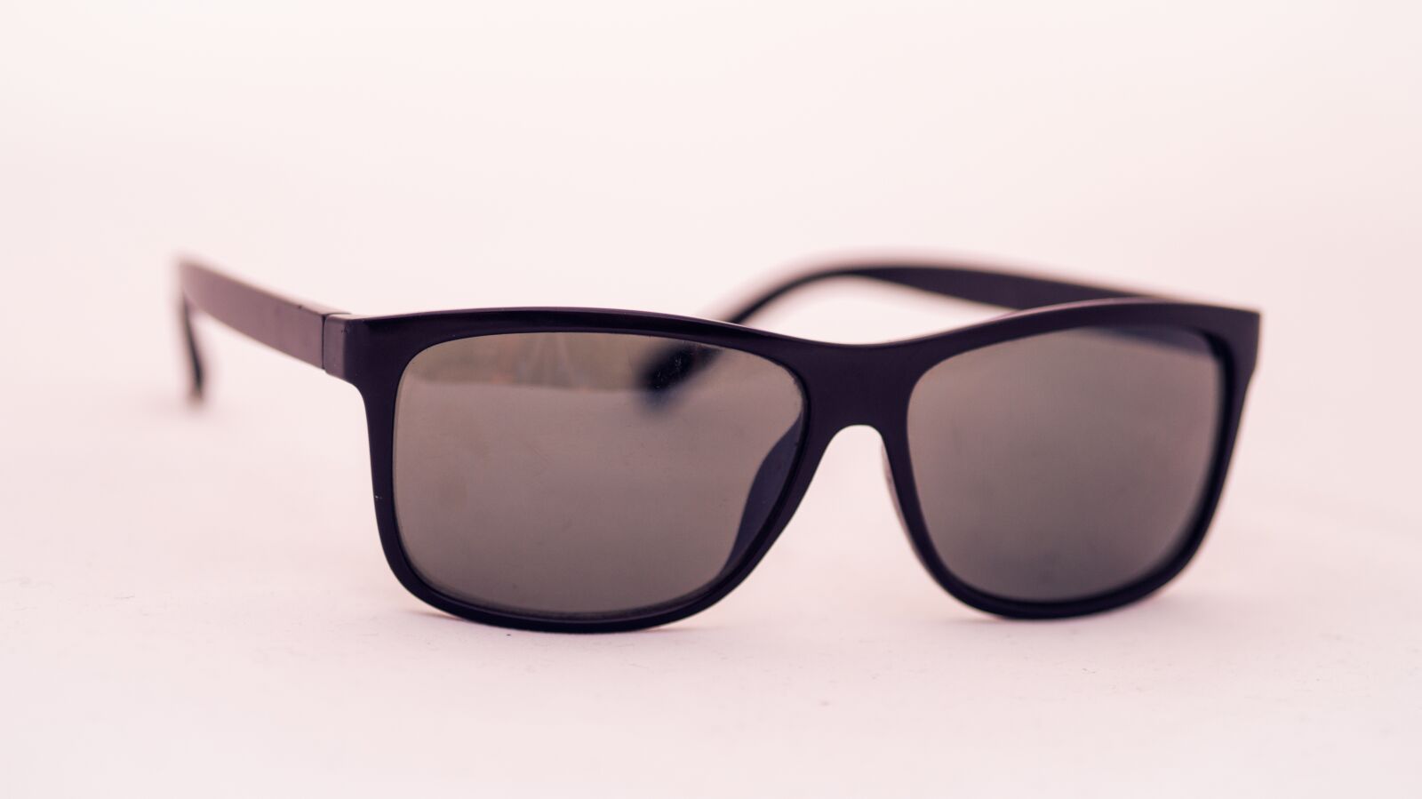 Sony SLT-A58 sample photo. Sunglasses, glasses, summer photography