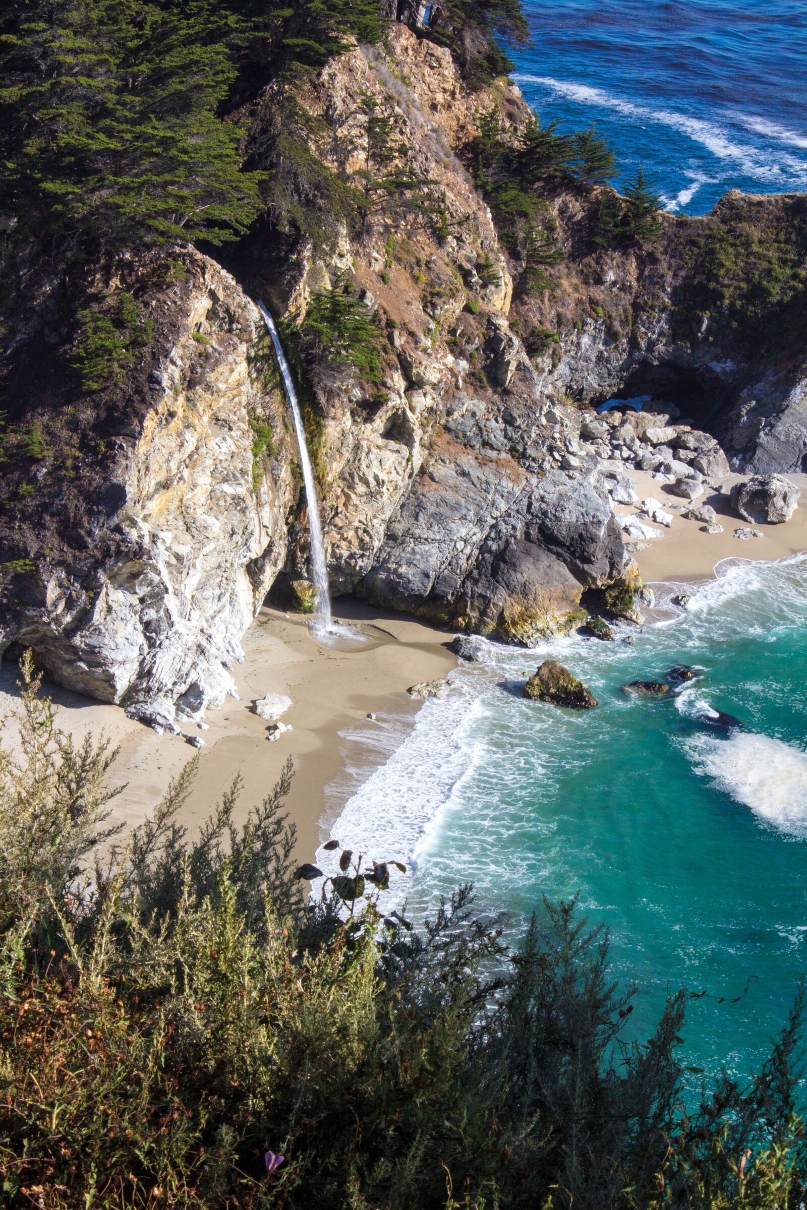 Canon EOS 600D (Rebel EOS T3i / EOS Kiss X5) sample photo. Beach, waterfall, coastal photography