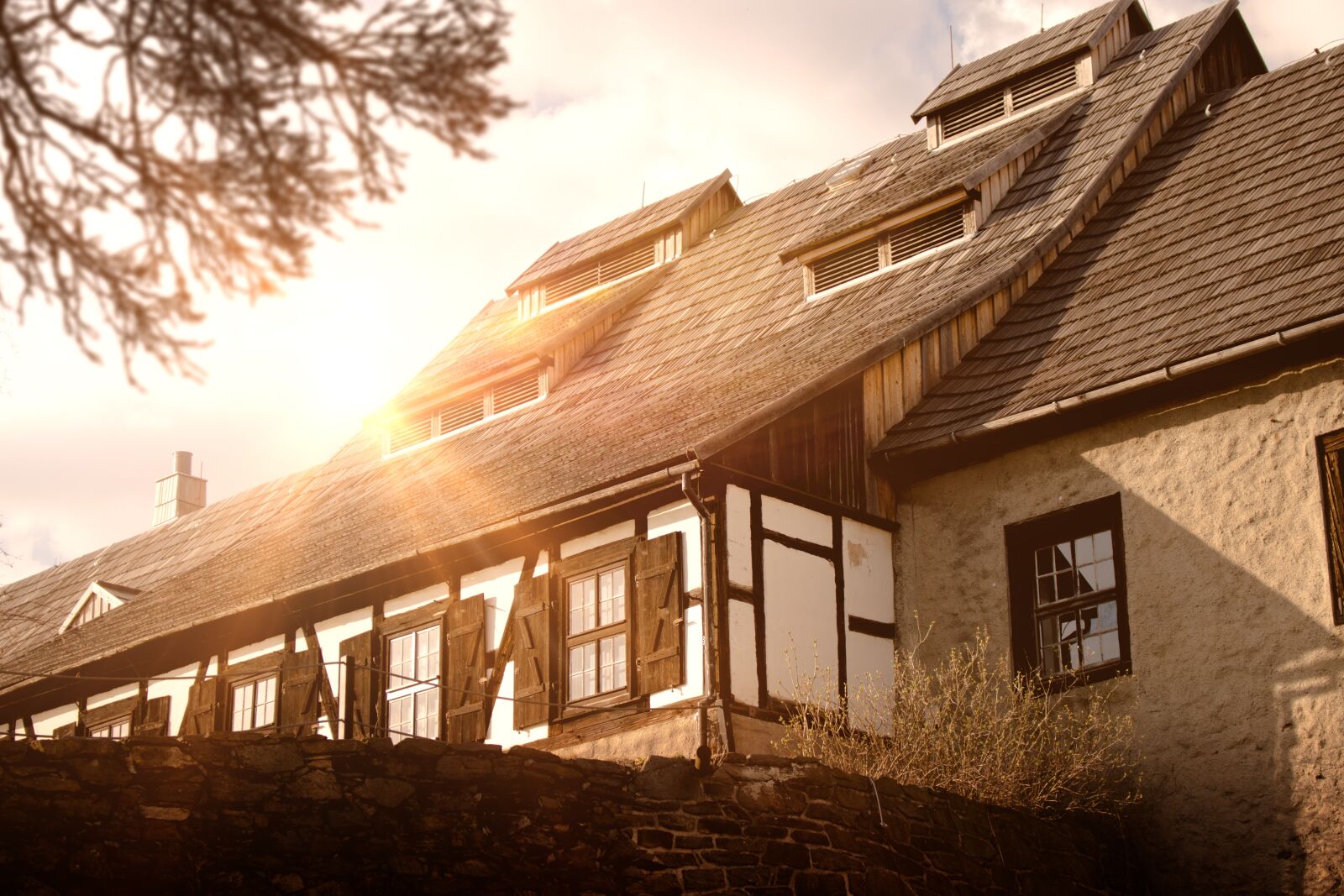 Canon EOS 750D (EOS Rebel T6i / EOS Kiss X8i) sample photo. House, architecture, wood photography