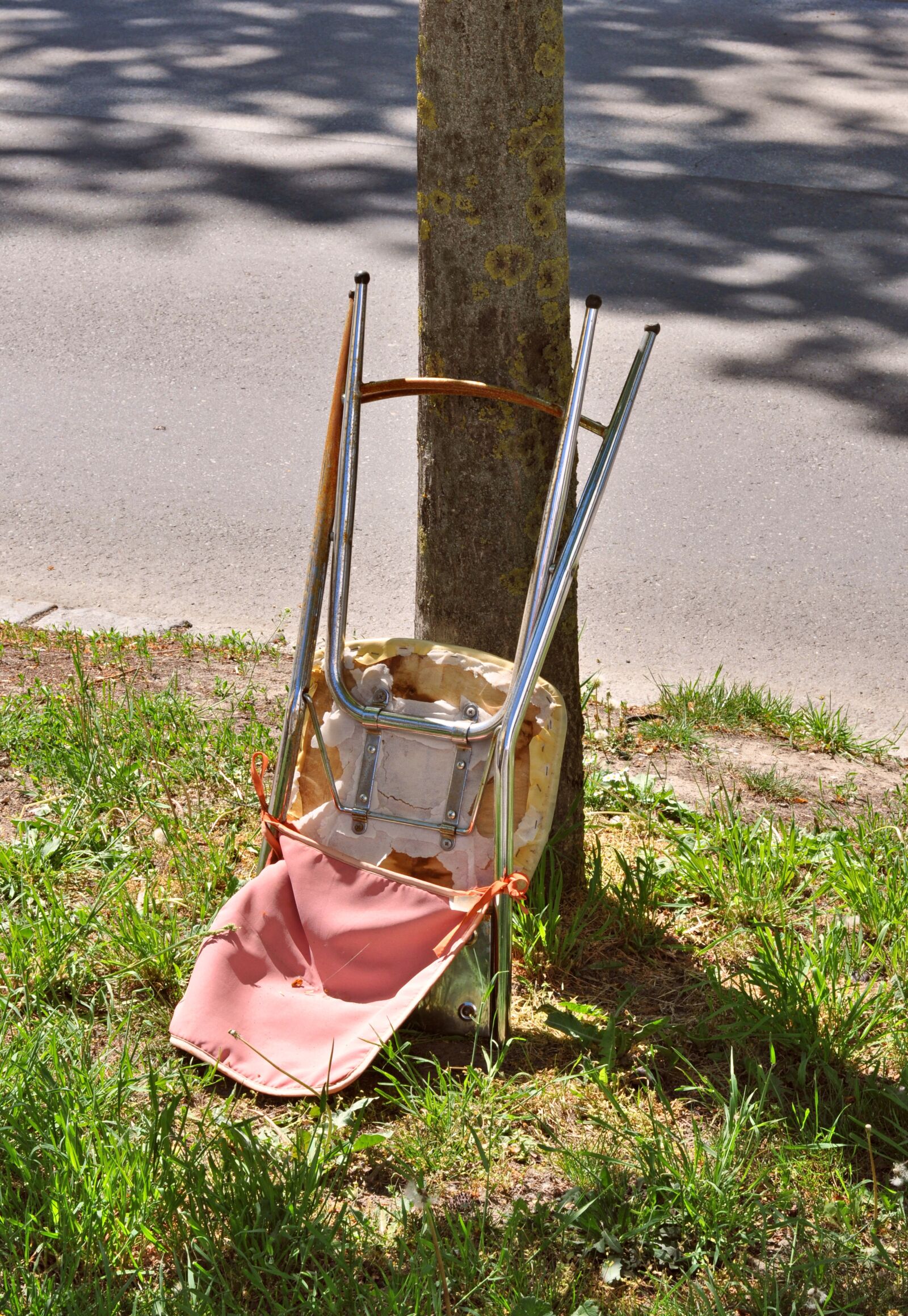 Nikon D90 sample photo. Garbage, household waste, pollution photography