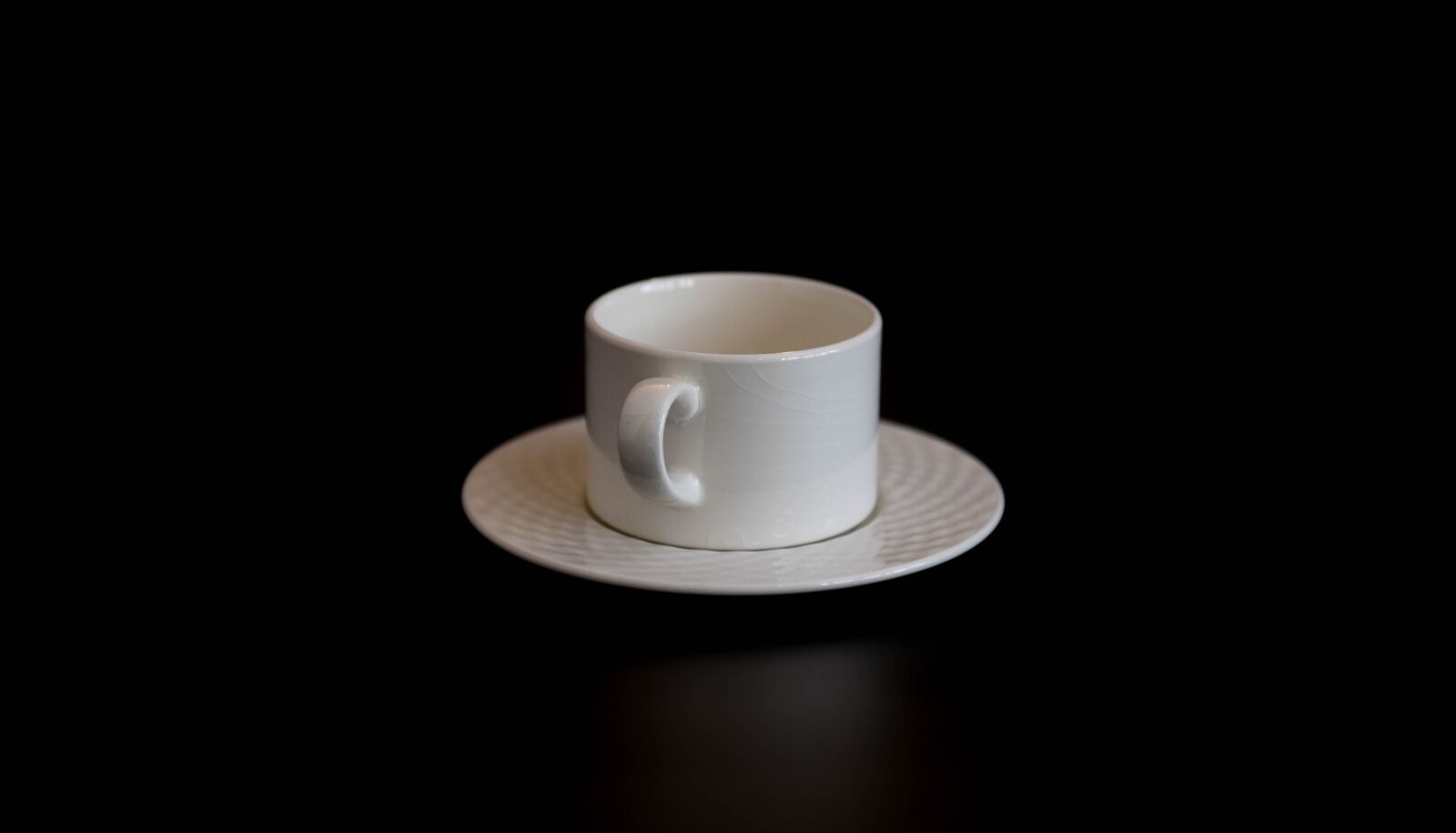 Nikon D750 sample photo. Cup, ceramic, saucer photography