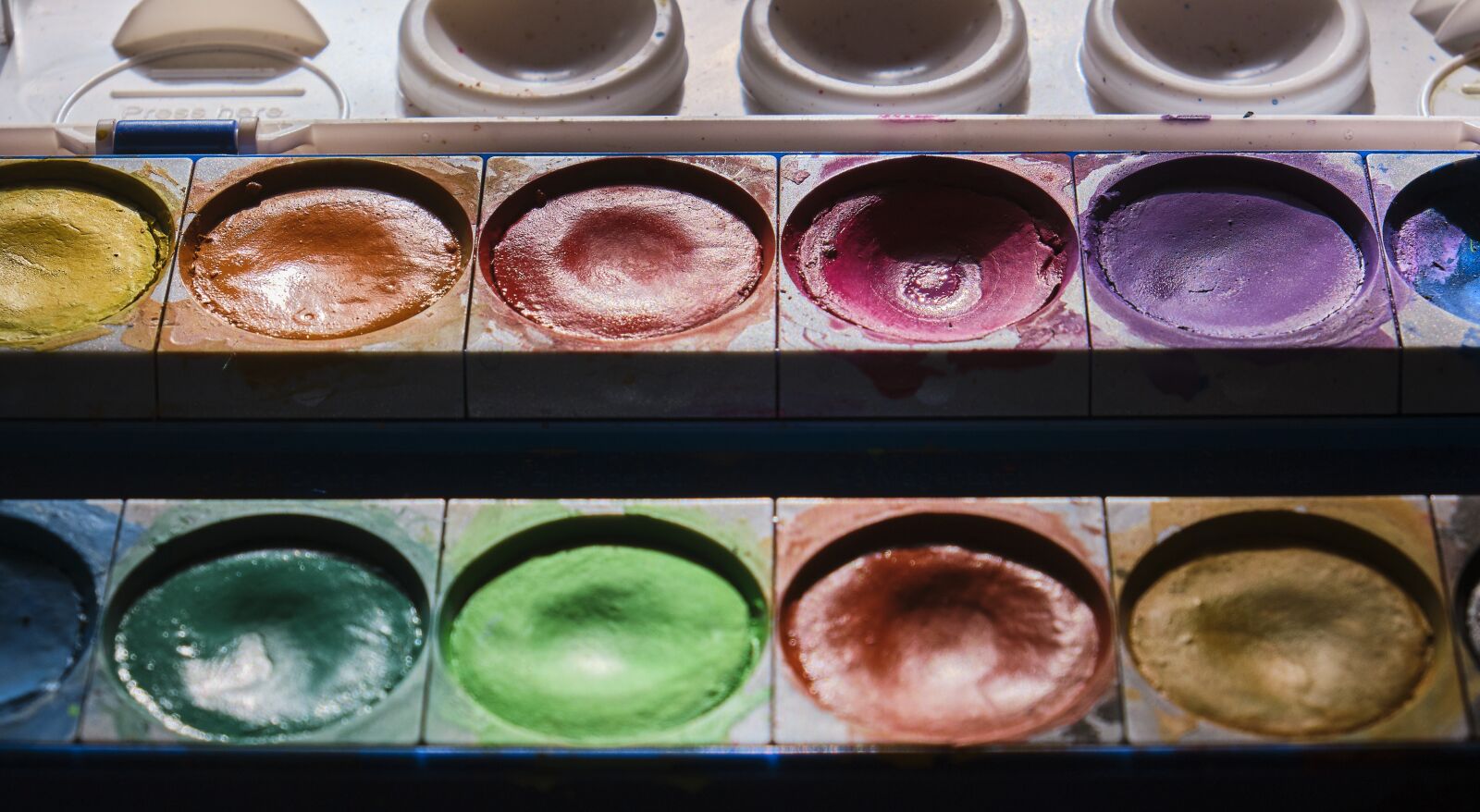 Fujifilm XF 18-55mm F2.8-4 R LM OIS sample photo. Color, paint, water stains photography