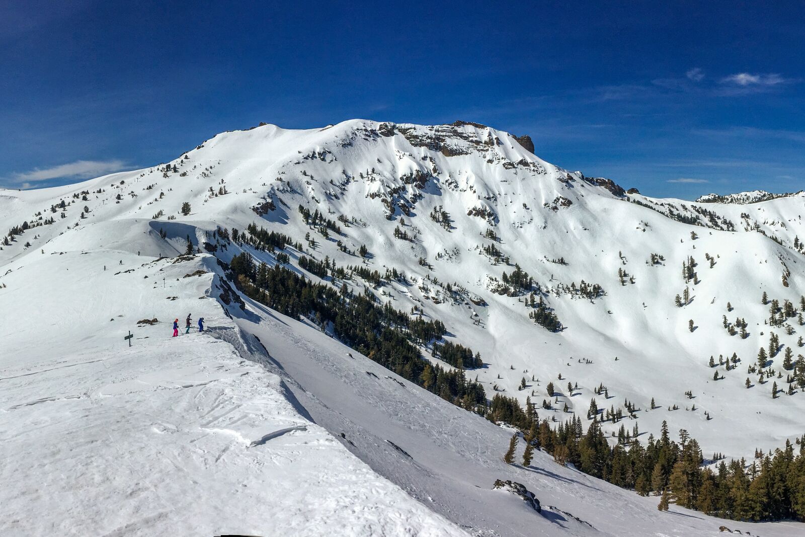 iPhone SE back camera 4.15mm f/2.2 sample photo. Skiing, mountain, snow photography