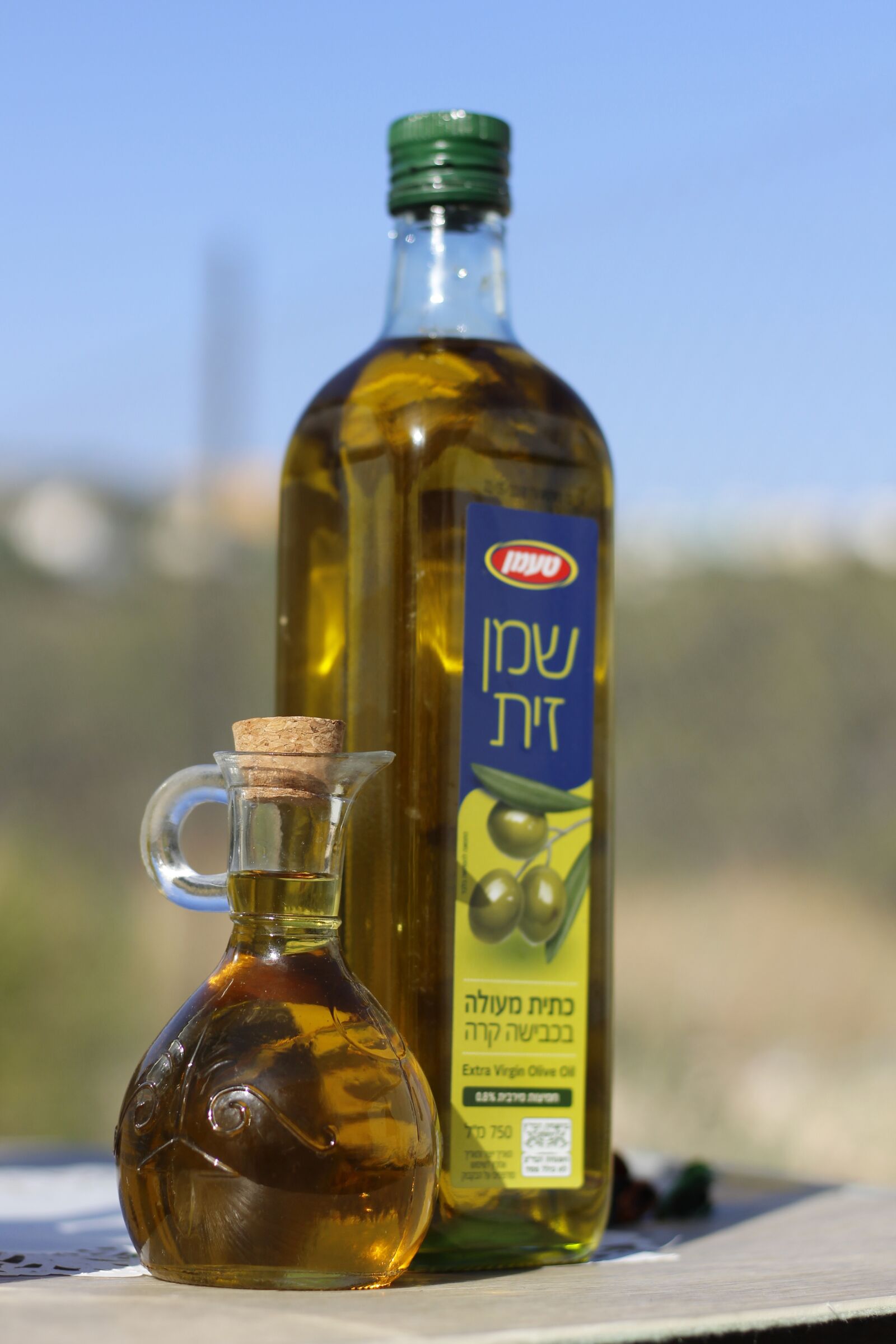 Canon EF 50mm F1.8 STM sample photo. Olive, oil, in bottle photography