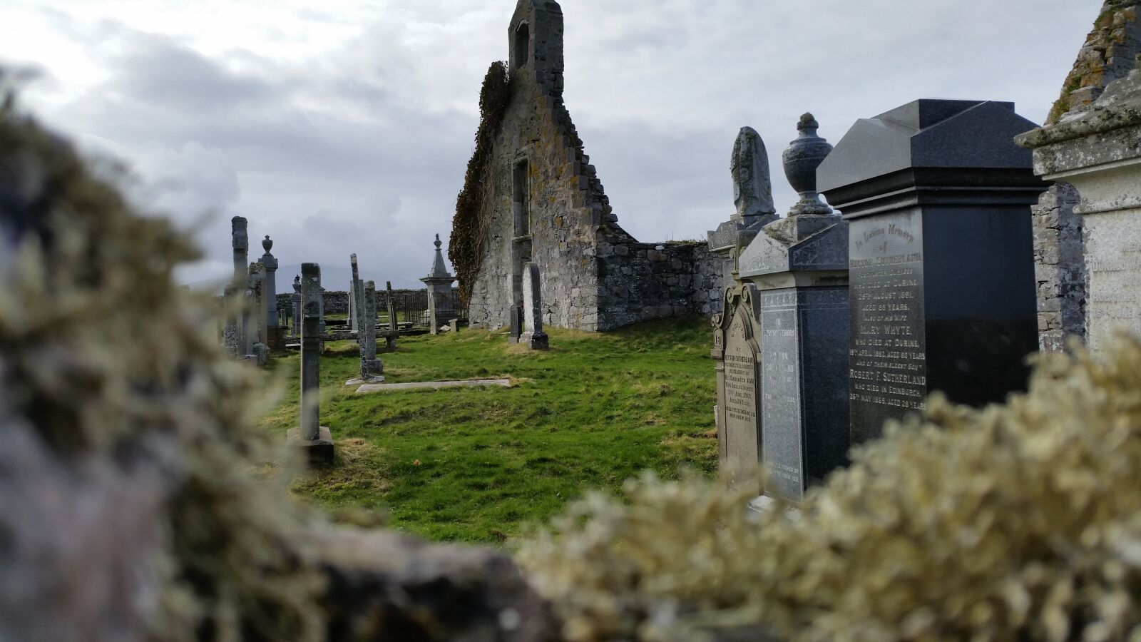 Samsung Galaxy S5 sample photo. Scotland, cemetery, ruin photography