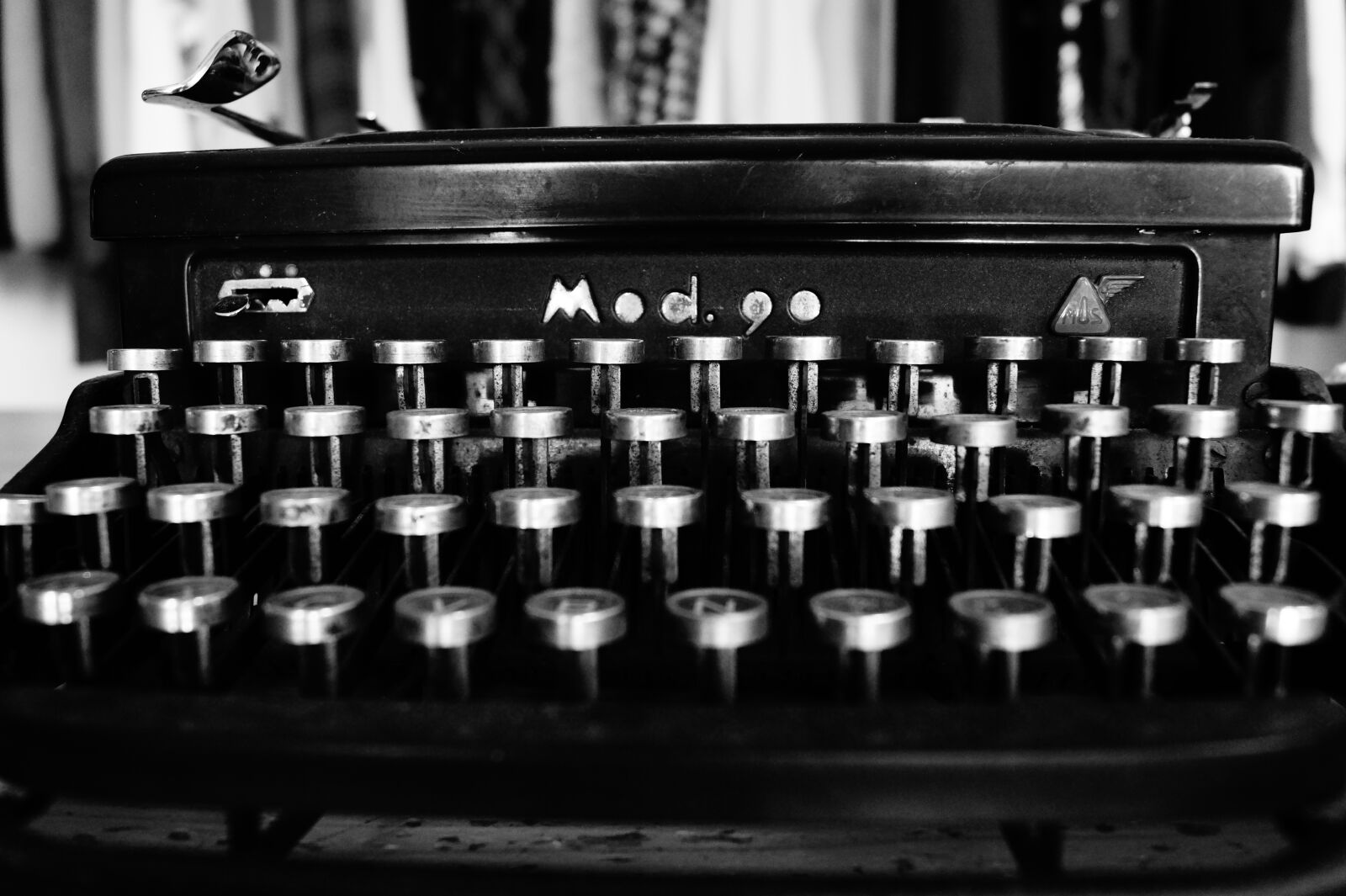 Sony DT 18-55mm F3.5-5.6 SAM II sample photo. Typewriter, typing, black and photography