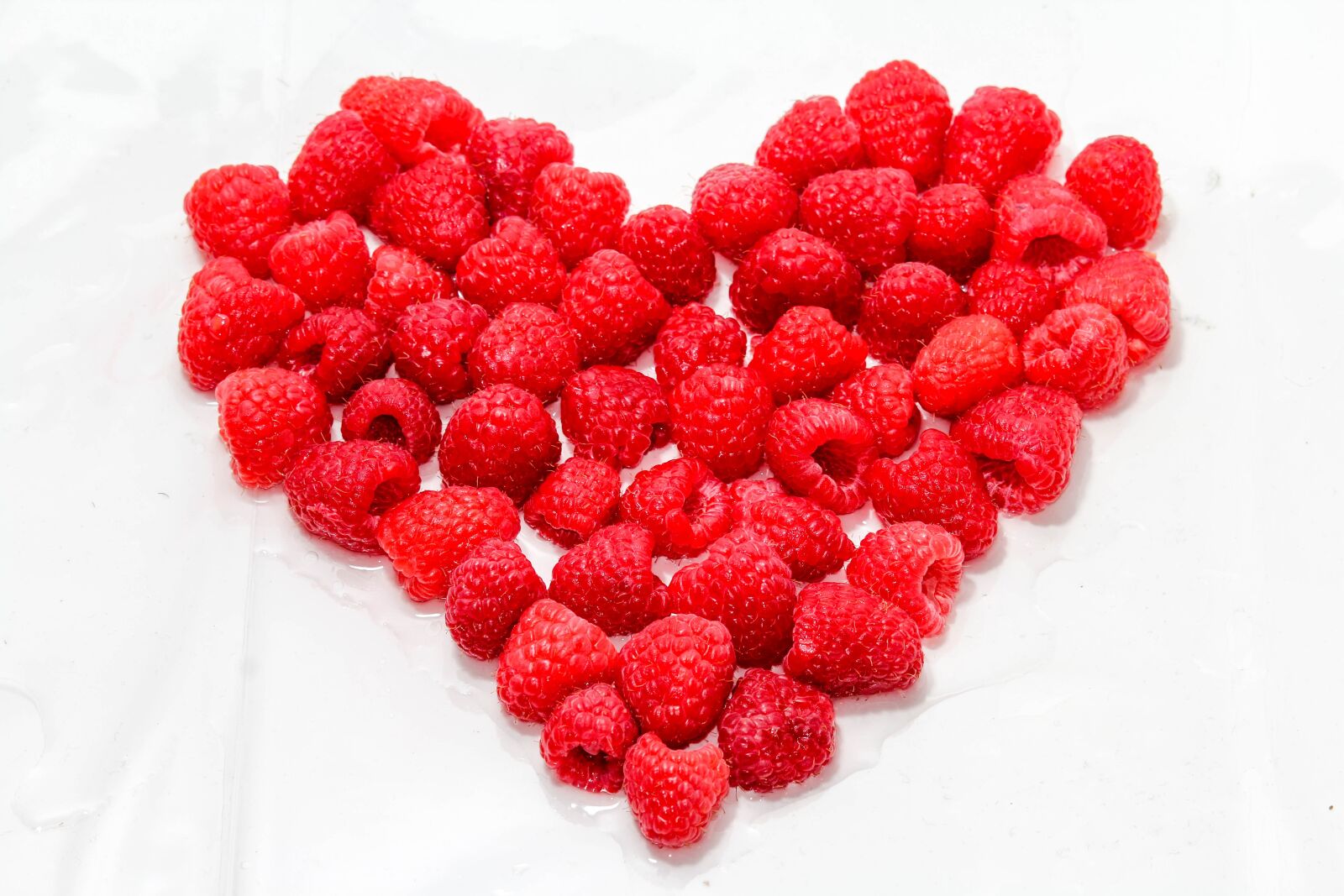 Canon EOS 1200D (EOS Rebel T5 / EOS Kiss X70 / EOS Hi) sample photo. Healthy, raspberry, sweet photography