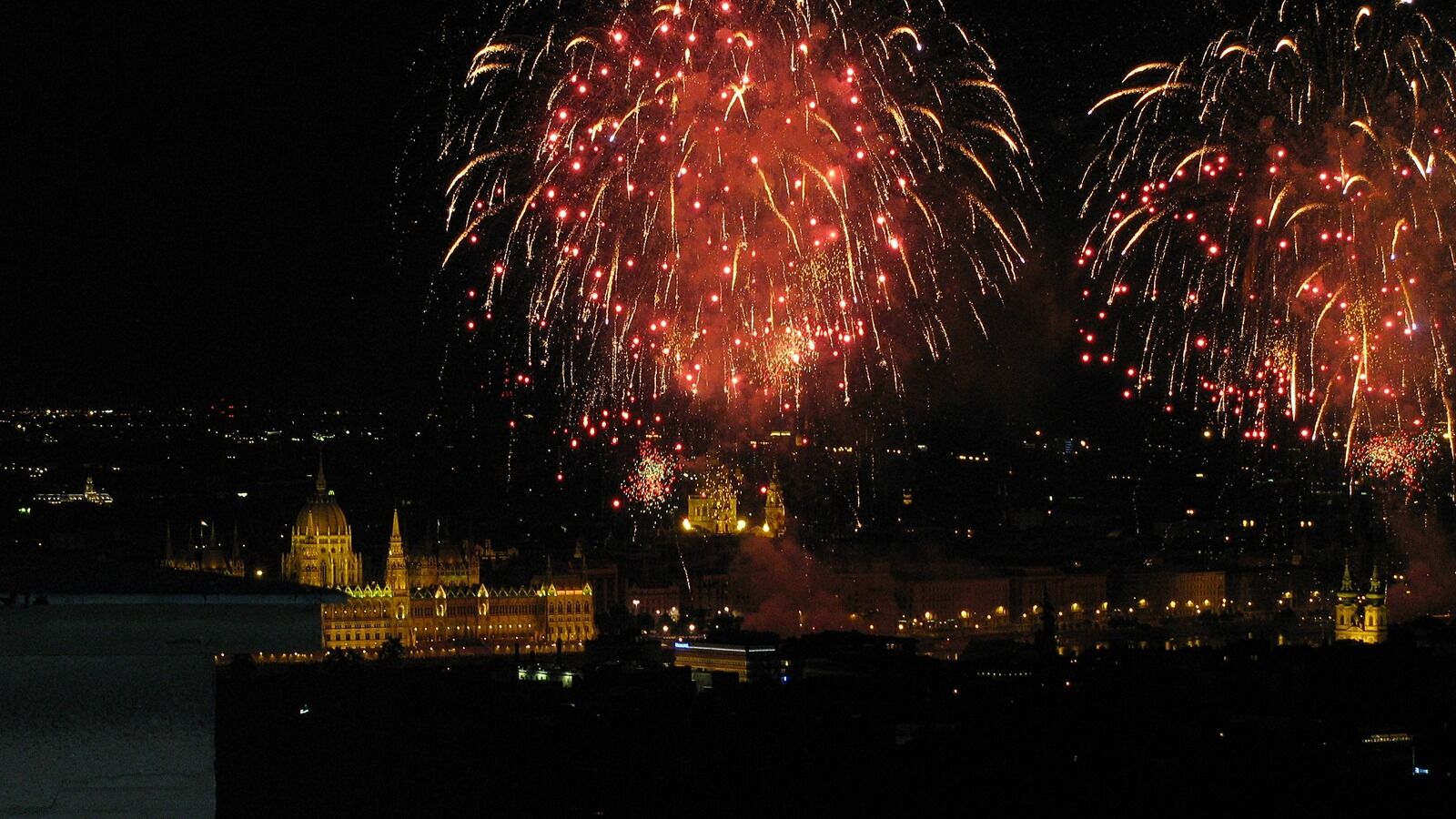 Canon PowerShot SX110 IS sample photo. Budapest, holiday, fireworks photography