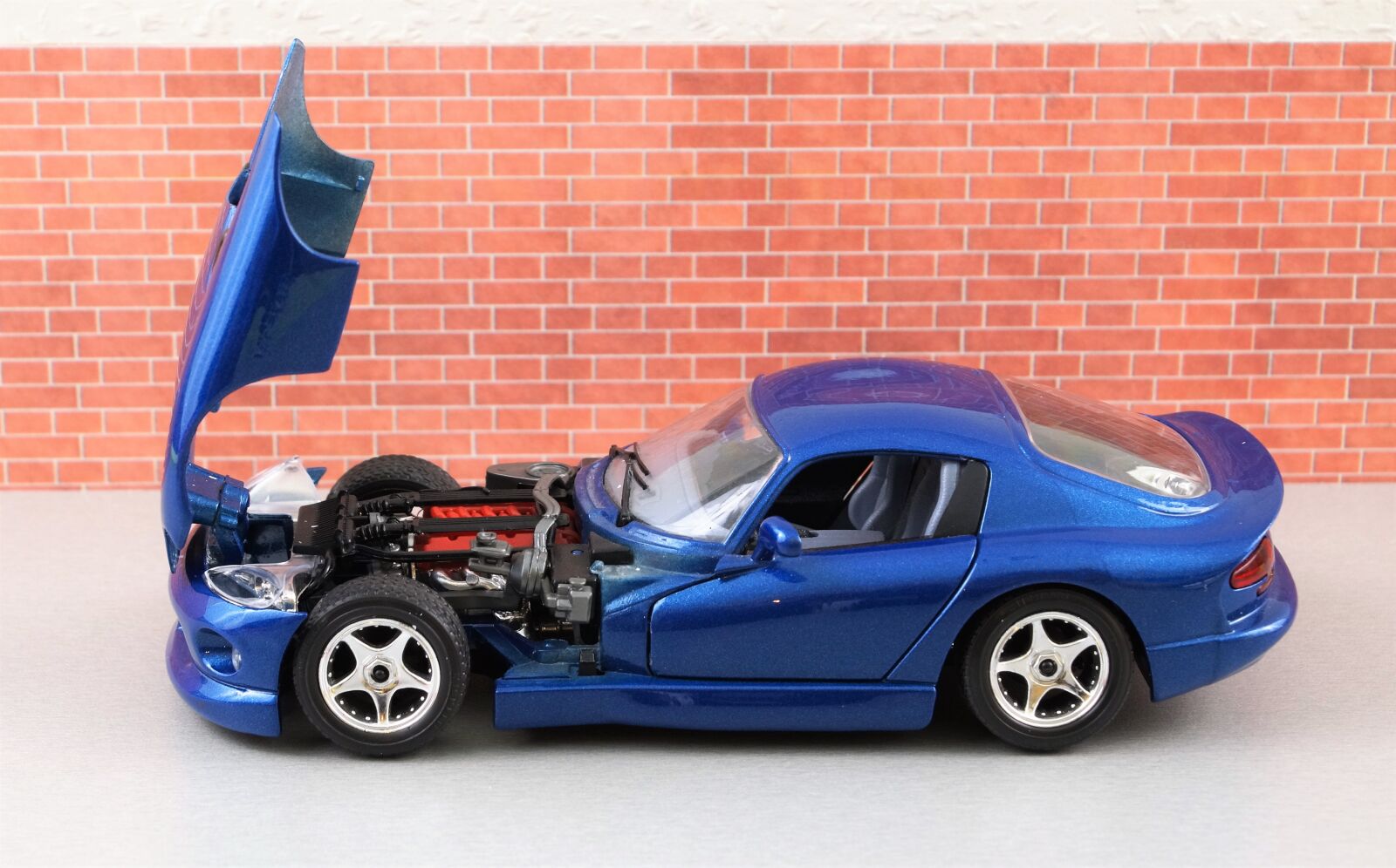 Sony DT 18-70mm F3.5-5.6 sample photo. Model car, viper, dodge photography