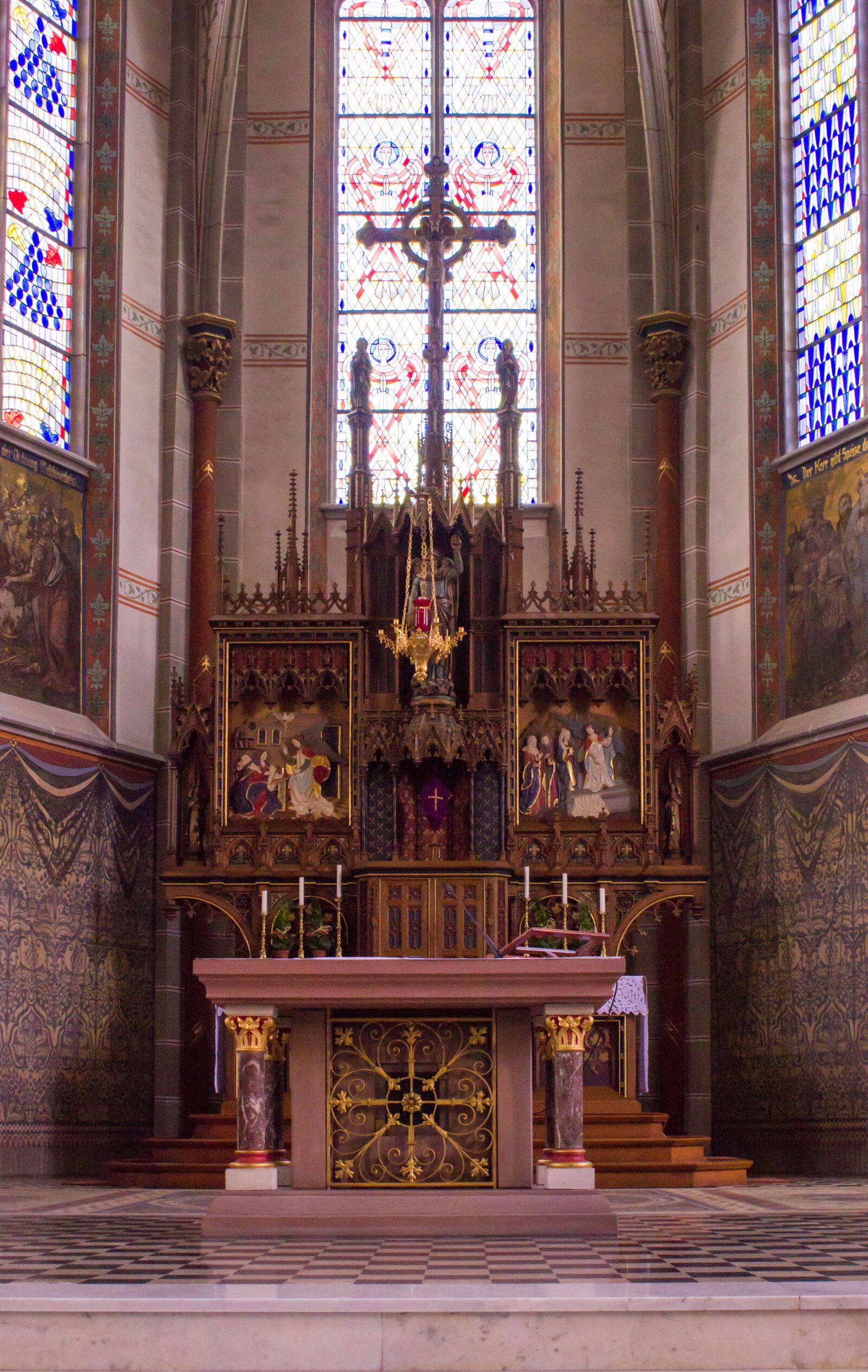 Canon EOS 600D (Rebel EOS T3i / EOS Kiss X5) sample photo. Architecture, church, altar photography