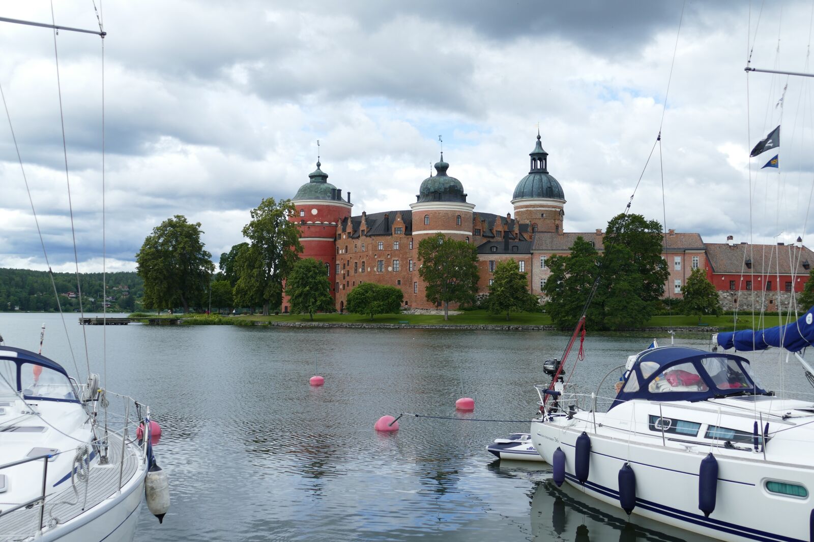 Panasonic Lumix DMC-FZ1000 sample photo. Gripsholm, sweden, castle photography