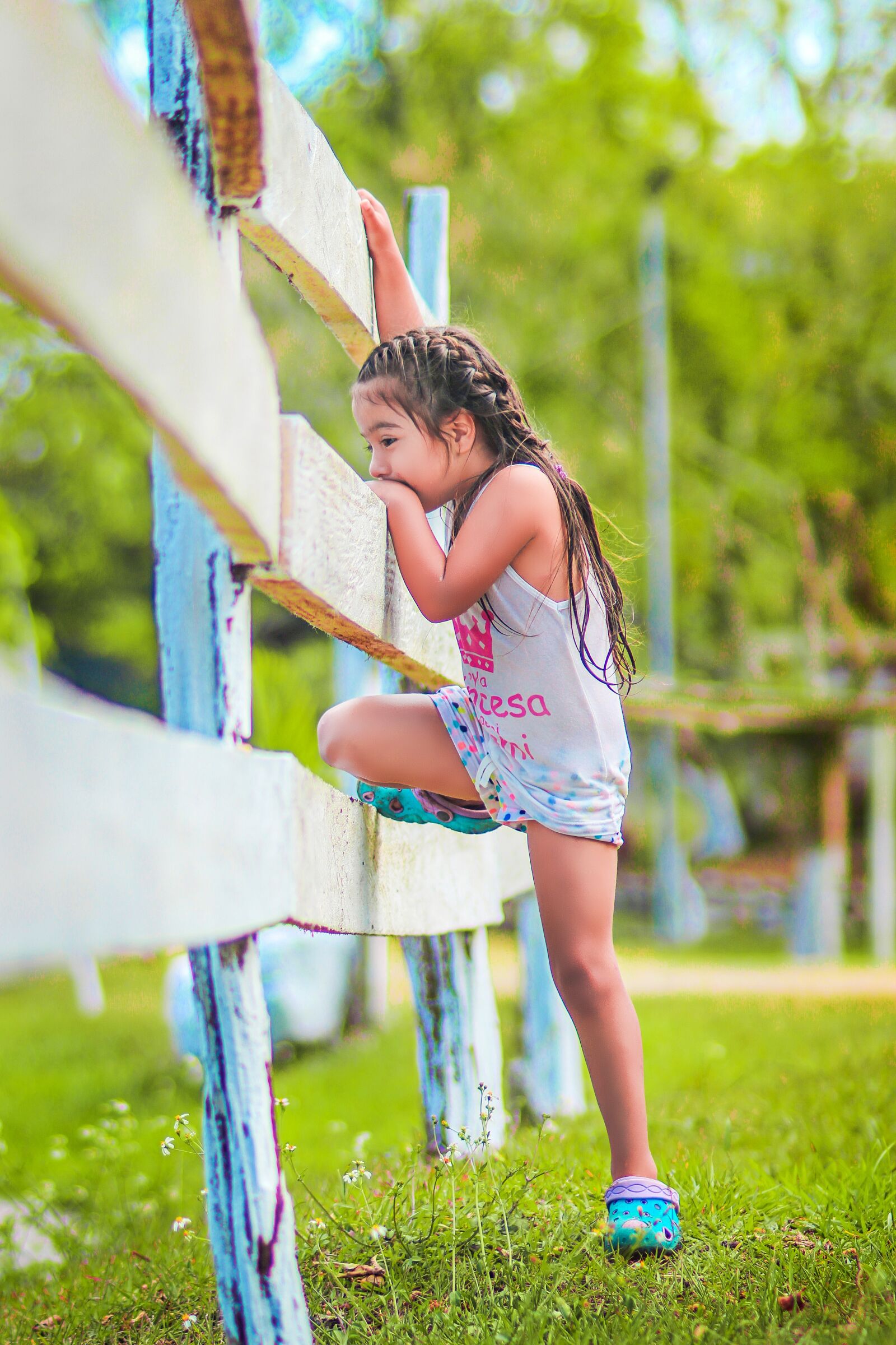 Canon YN85mm f/1.8 DCM sample photo. Girl, ranch, farm photography