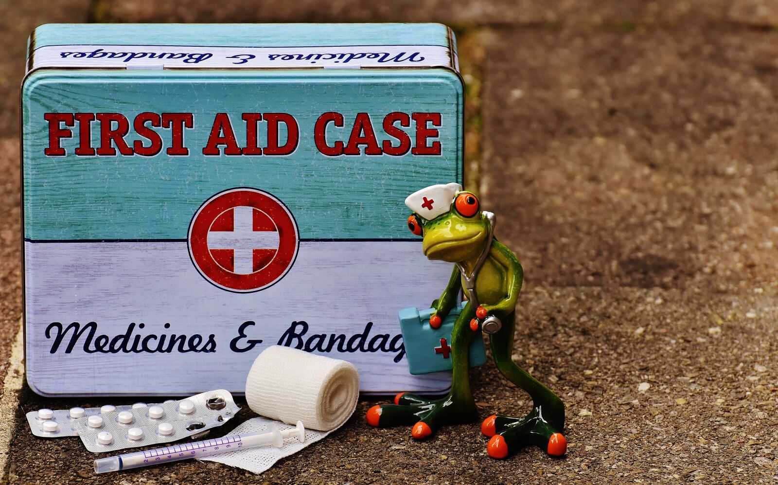 Nikon D7200 sample photo. First aid, frog, medic photography