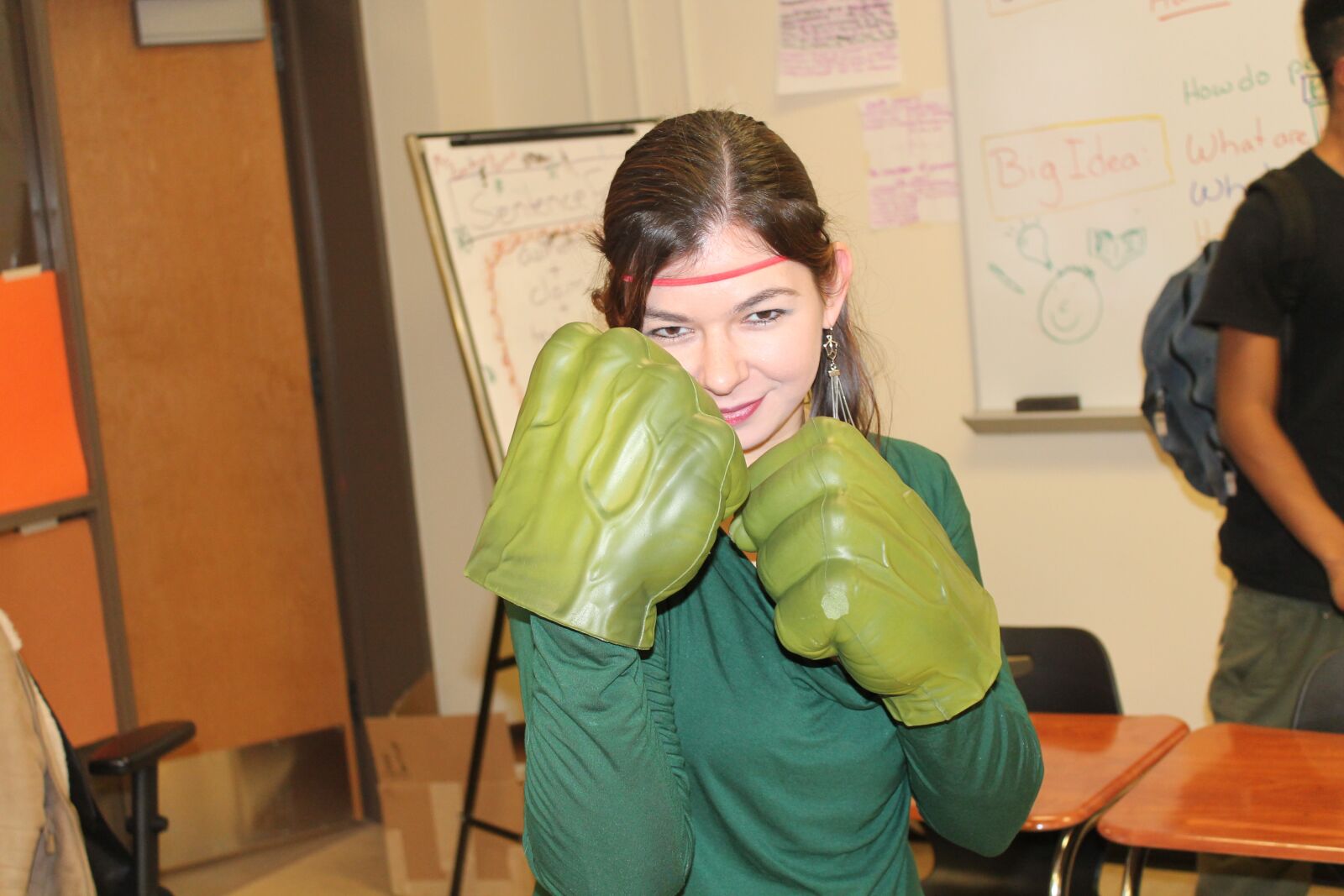 Canon EOS 1100D (EOS Rebel T3 / EOS Kiss X50) sample photo. Teacher, hulk, humor photography