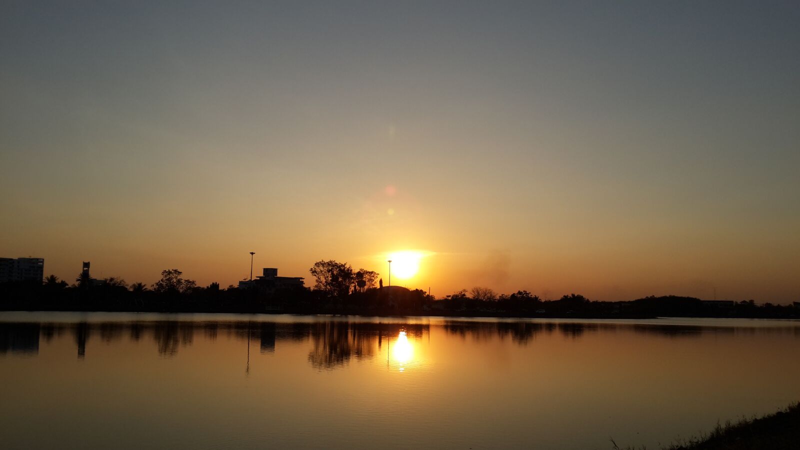 Samsung Galaxy S4 sample photo. Evening, sun, waterfront photography