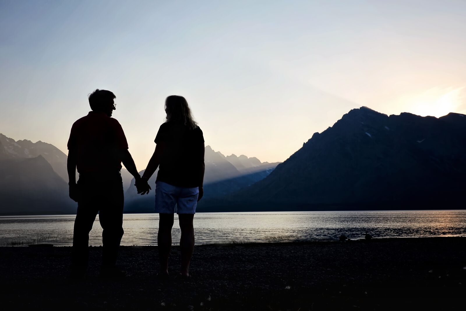 Canon EF 24-70mm F2.8L II USM sample photo. Sunset, mountains, couple photography