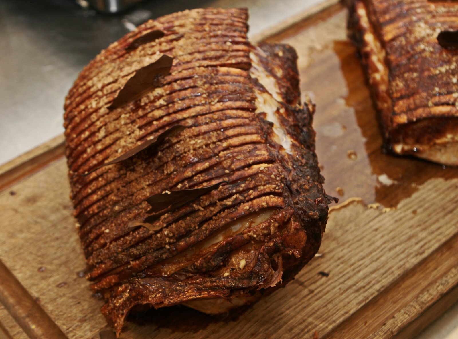 Canon EOS 20D sample photo. Pork roast, rose, severe photography