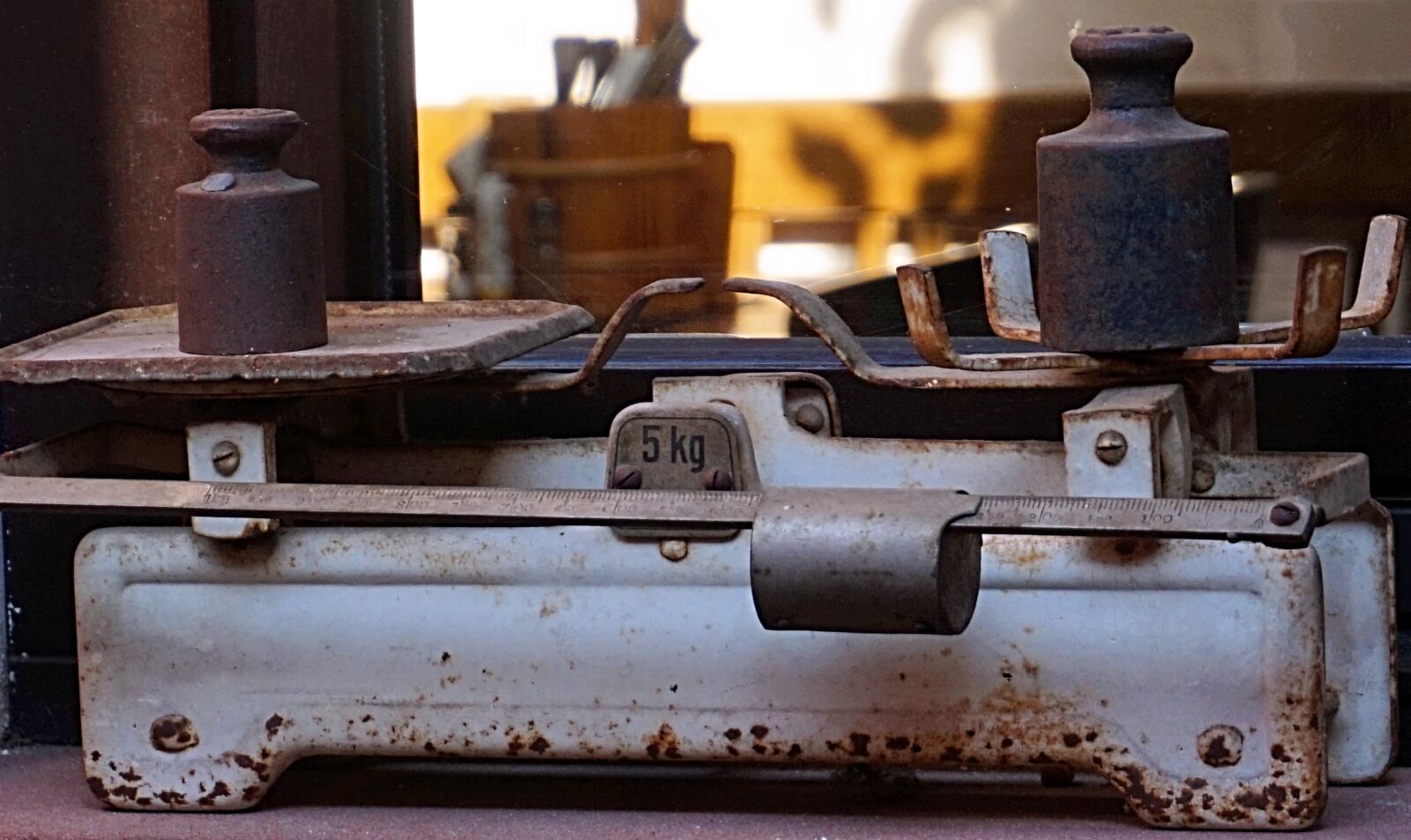 Sony Alpha a5000 (ILCE 5000) sample photo. Horizontal, old, rusted photography