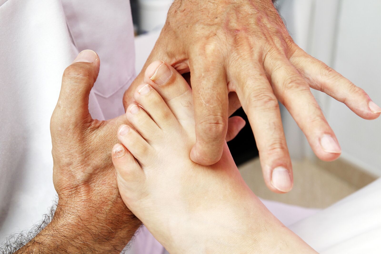 Canon EOS 70D sample photo. Foot reflexology, reflex foot photography