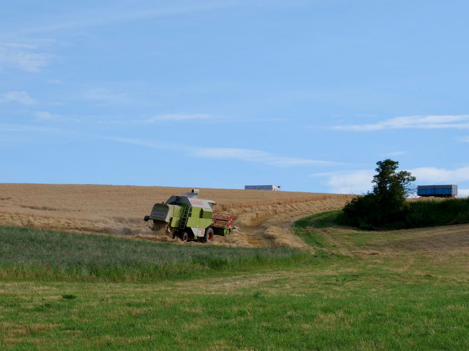 Panasonic Lumix DC-G9 sample photo. Arable, field, agriculture photography