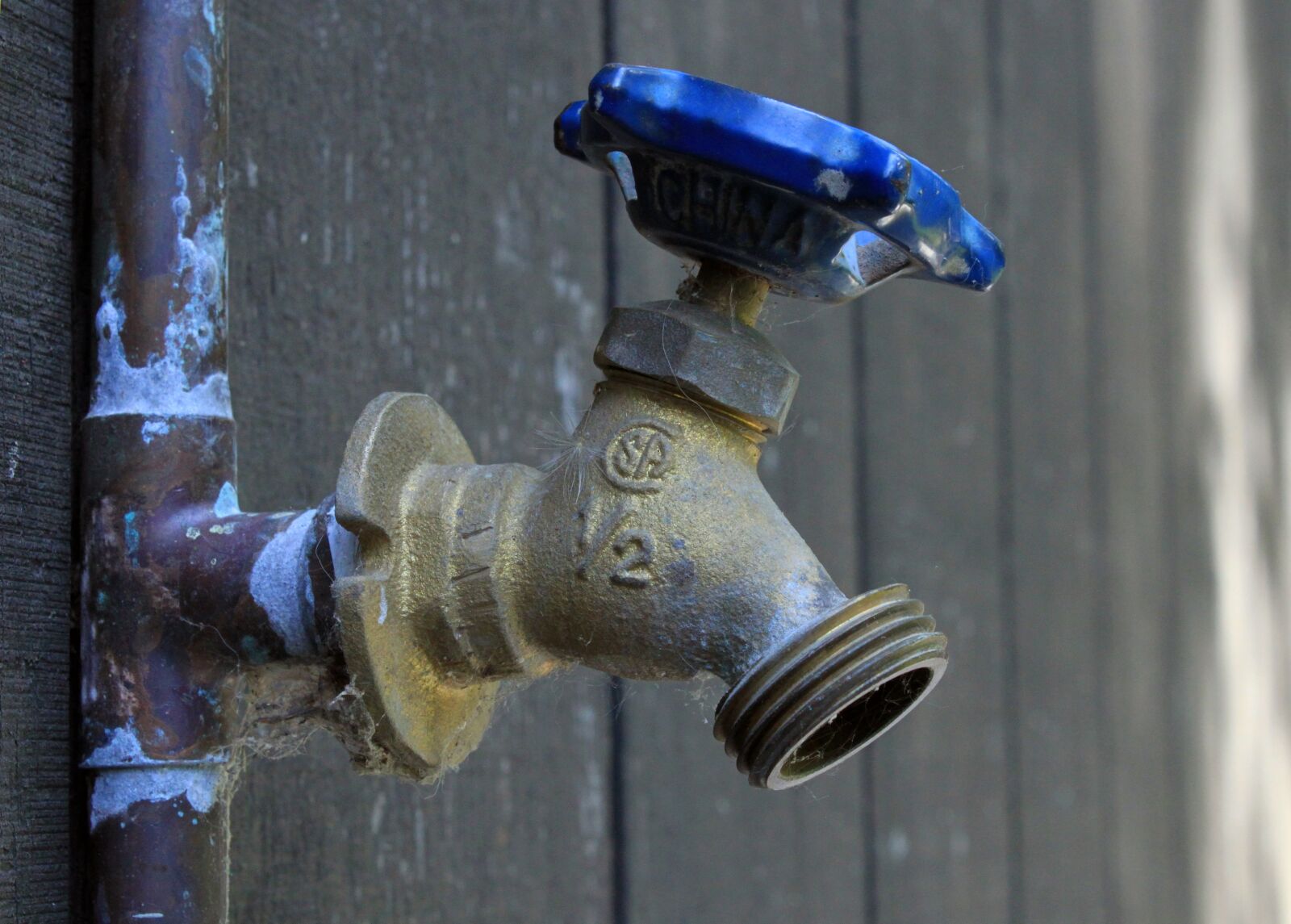 Canon EOS 500D (EOS Rebel T1i / EOS Kiss X3) sample photo. Plumbing, plumber, old photography