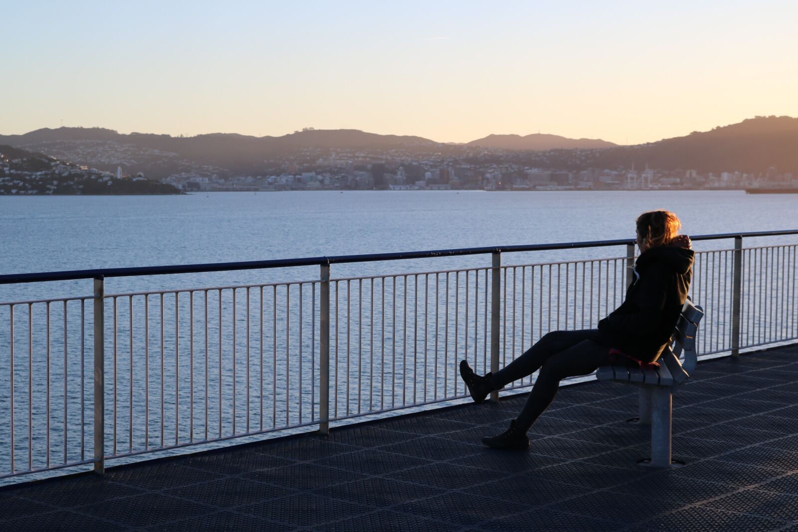Canon EOS 750D (EOS Rebel T6i / EOS Kiss X8i) sample photo. Woman, girl, ferry photography