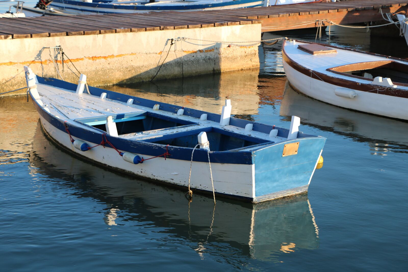 Canon EOS 760D (EOS Rebel T6s / EOS 8000D) sample photo. Boat, water, old photography