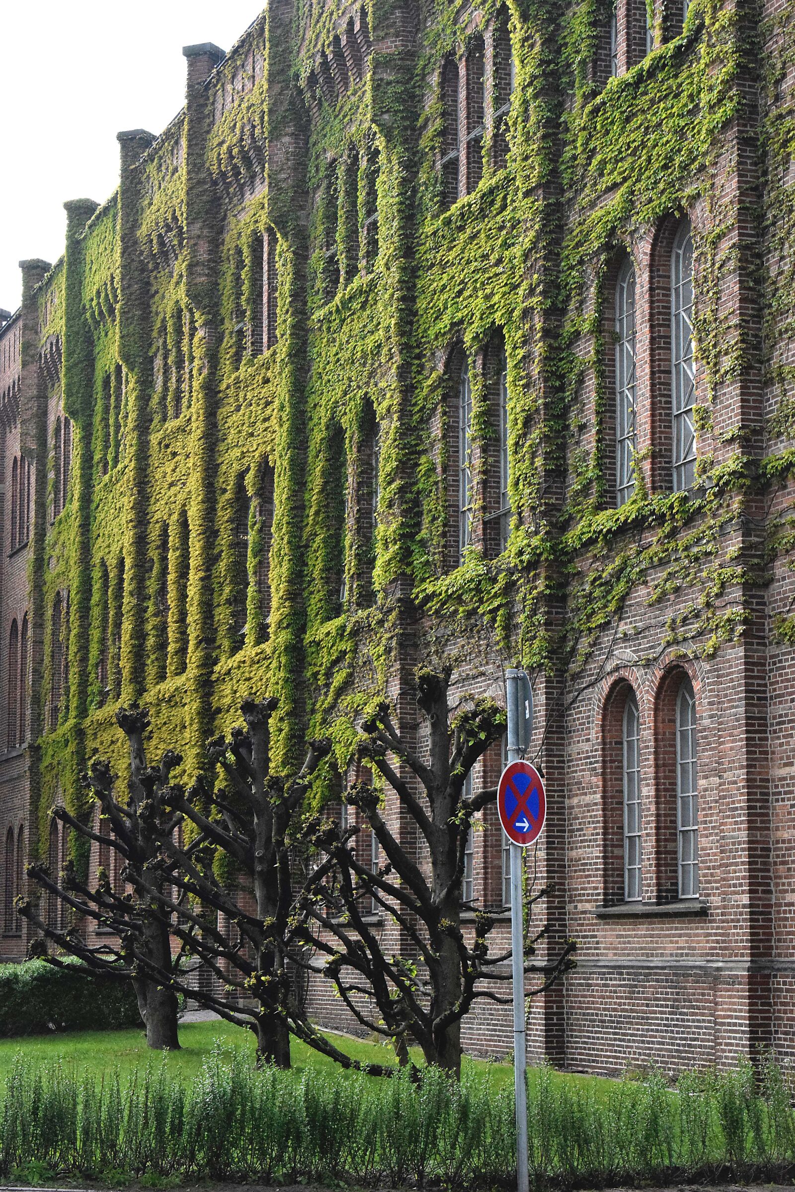 Nikon D3300 sample photo. Building, barracks, old photography