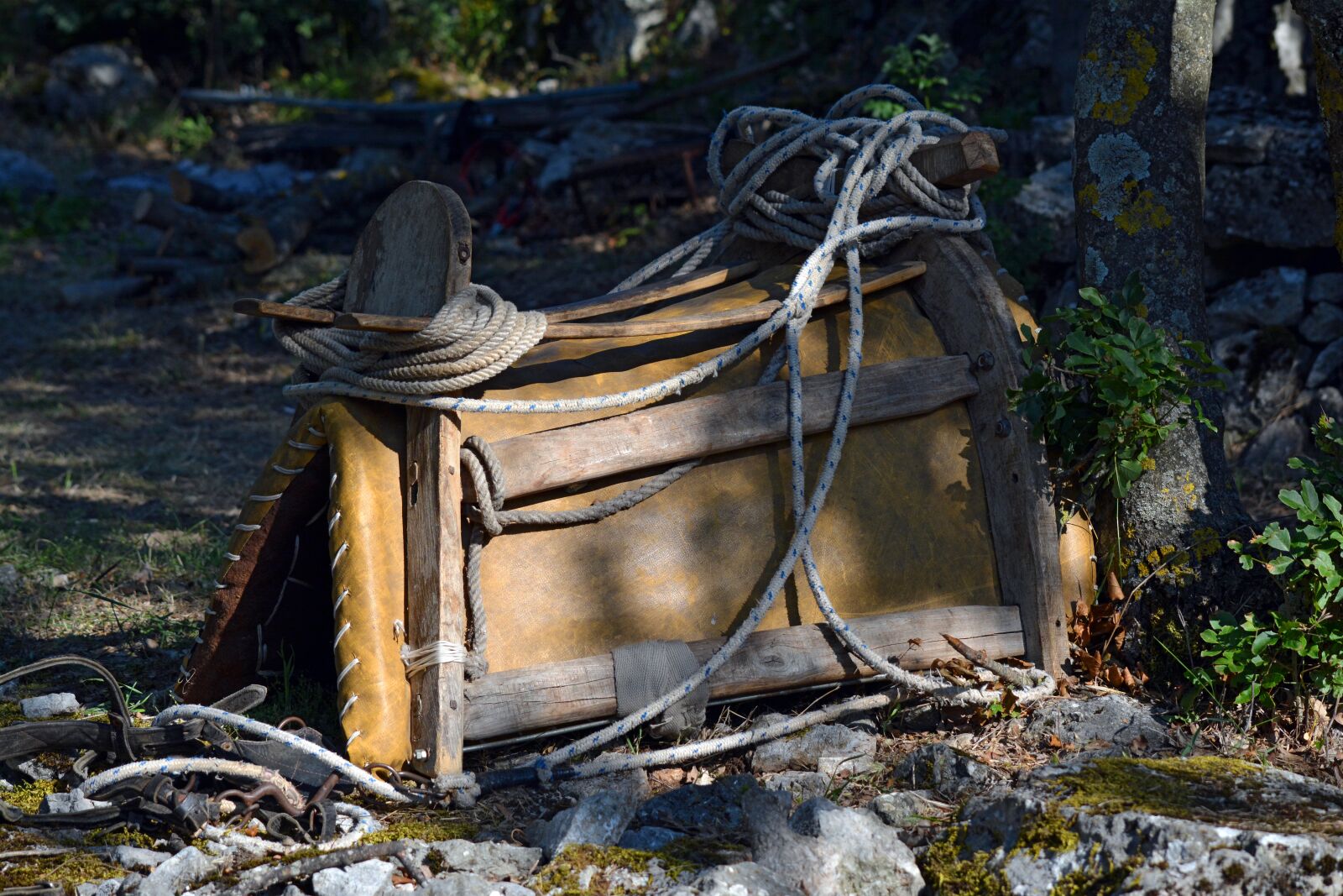 Nikon D5200 sample photo. Pack saddle, saddle, old photography