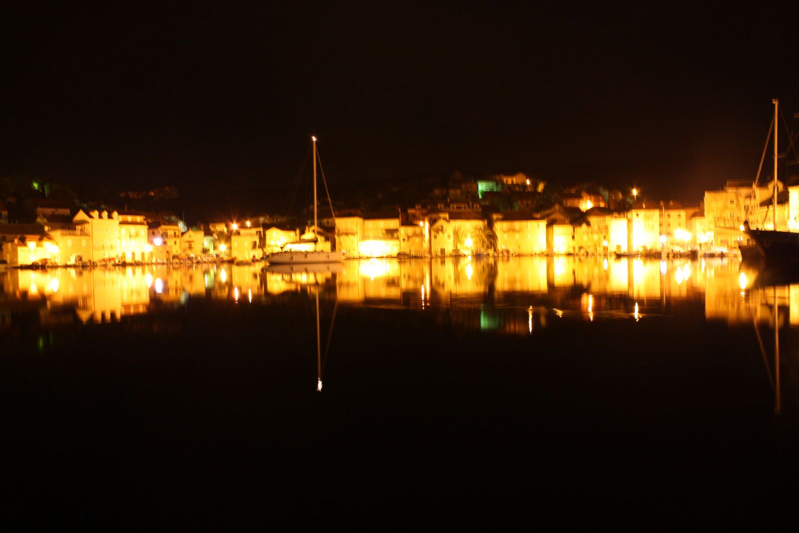 Canon EOS 450D (EOS Rebel XSi / EOS Kiss X2) sample photo. Croatia, night, port photography