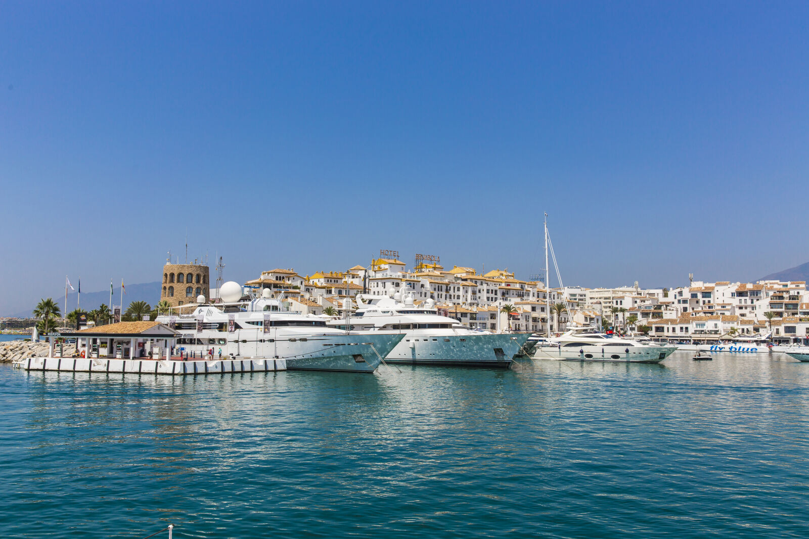 Canon EF 24-70mm F2.8L II USM sample photo. Marbella, puerto, banus, spain photography
